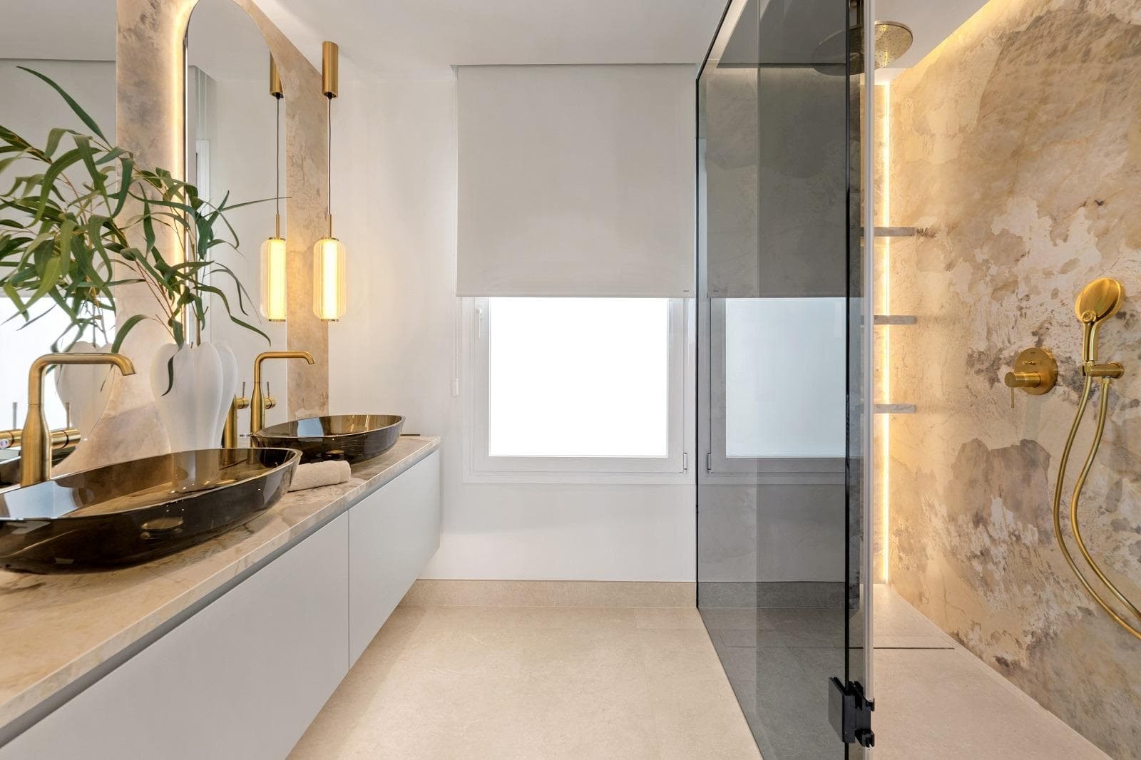 Apartamento Planta Media de 3 dormitorios en Estepona - 19