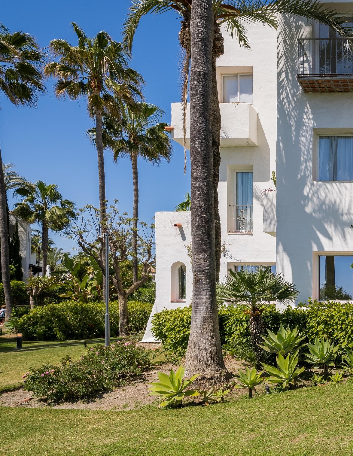 Apartamento Planta Media de 3 dormitorios en Estepona - 29