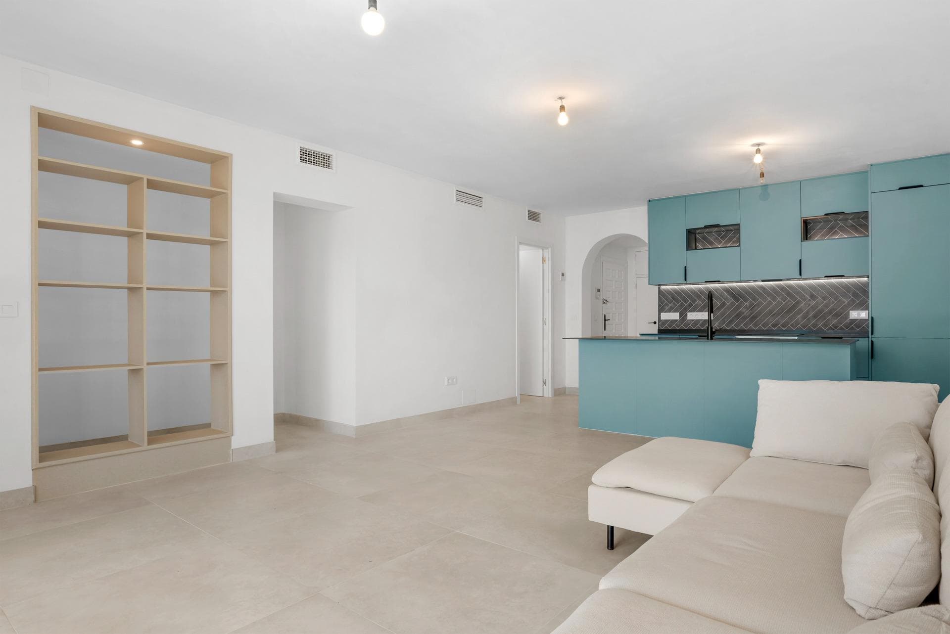 3 bed Middle Floor Apartment in Marbella - 10