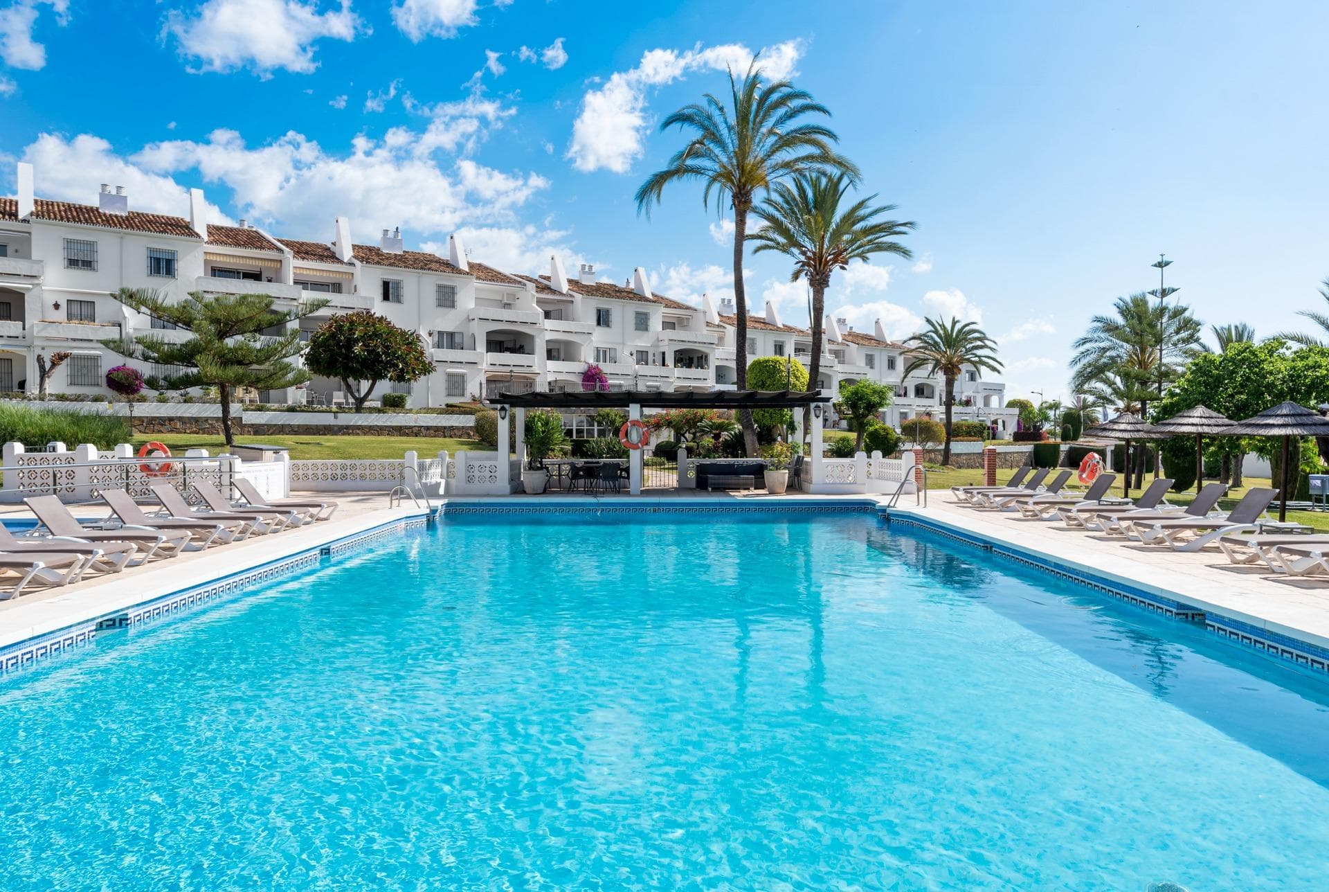 3 bed Middle Floor Apartment in Marbella - 3