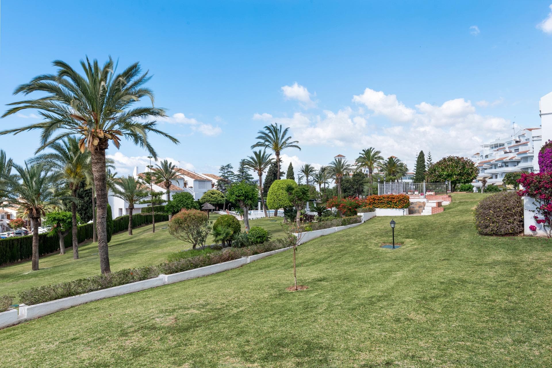 3 bed Middle Floor Apartment in Marbella - 4