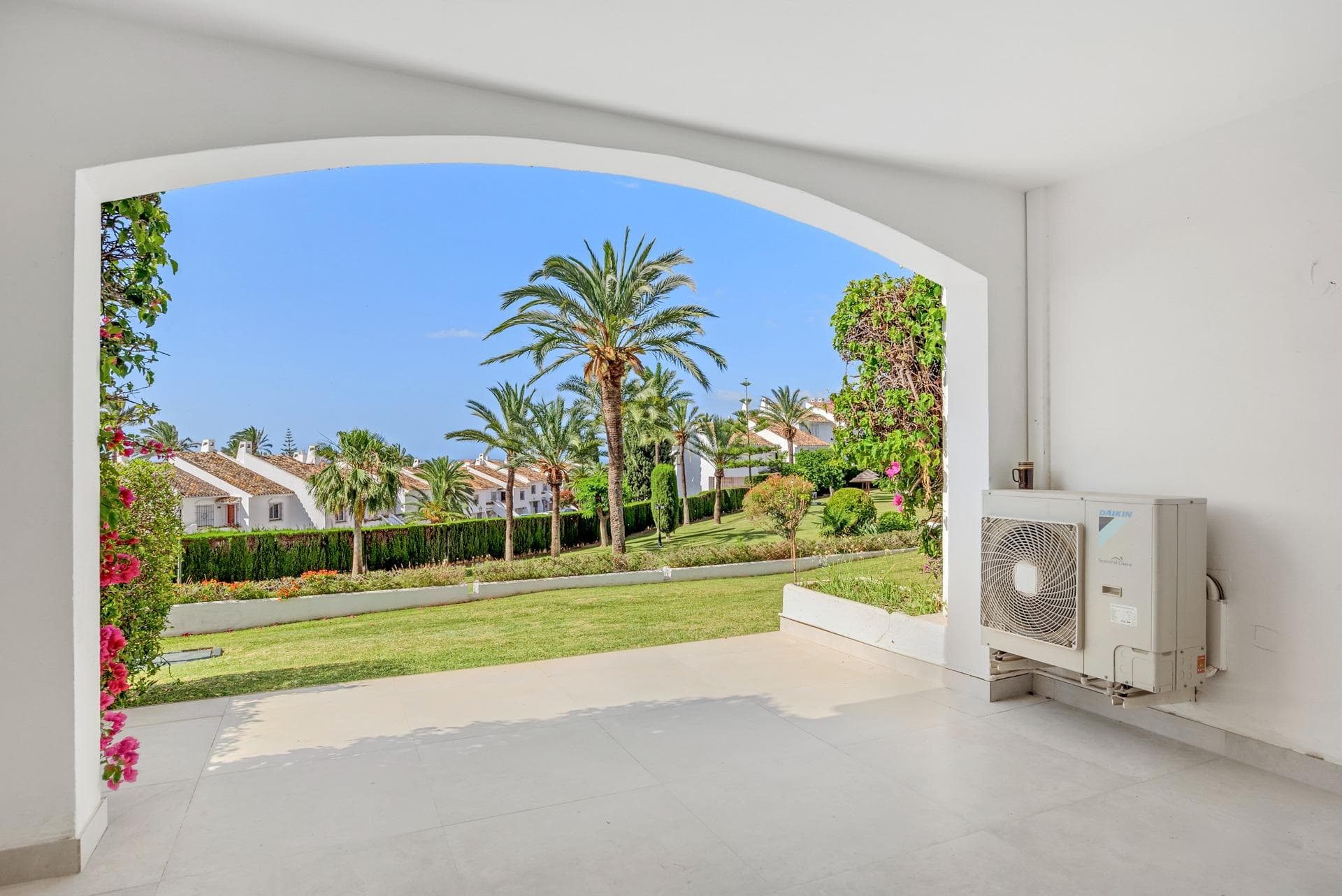 3 bed Middle Floor Apartment in Marbella - 6