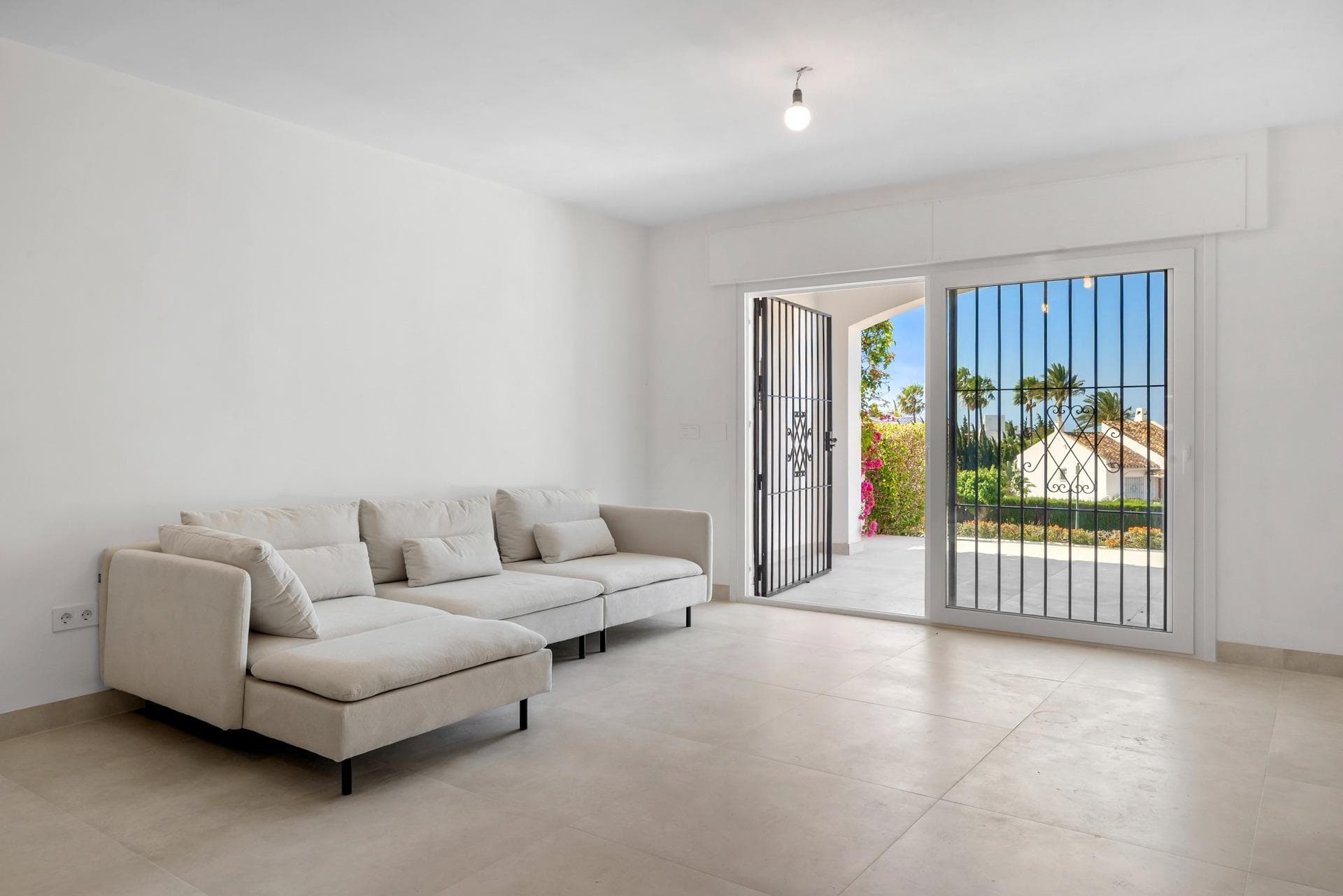 3 bed Middle Floor Apartment in Marbella - 8