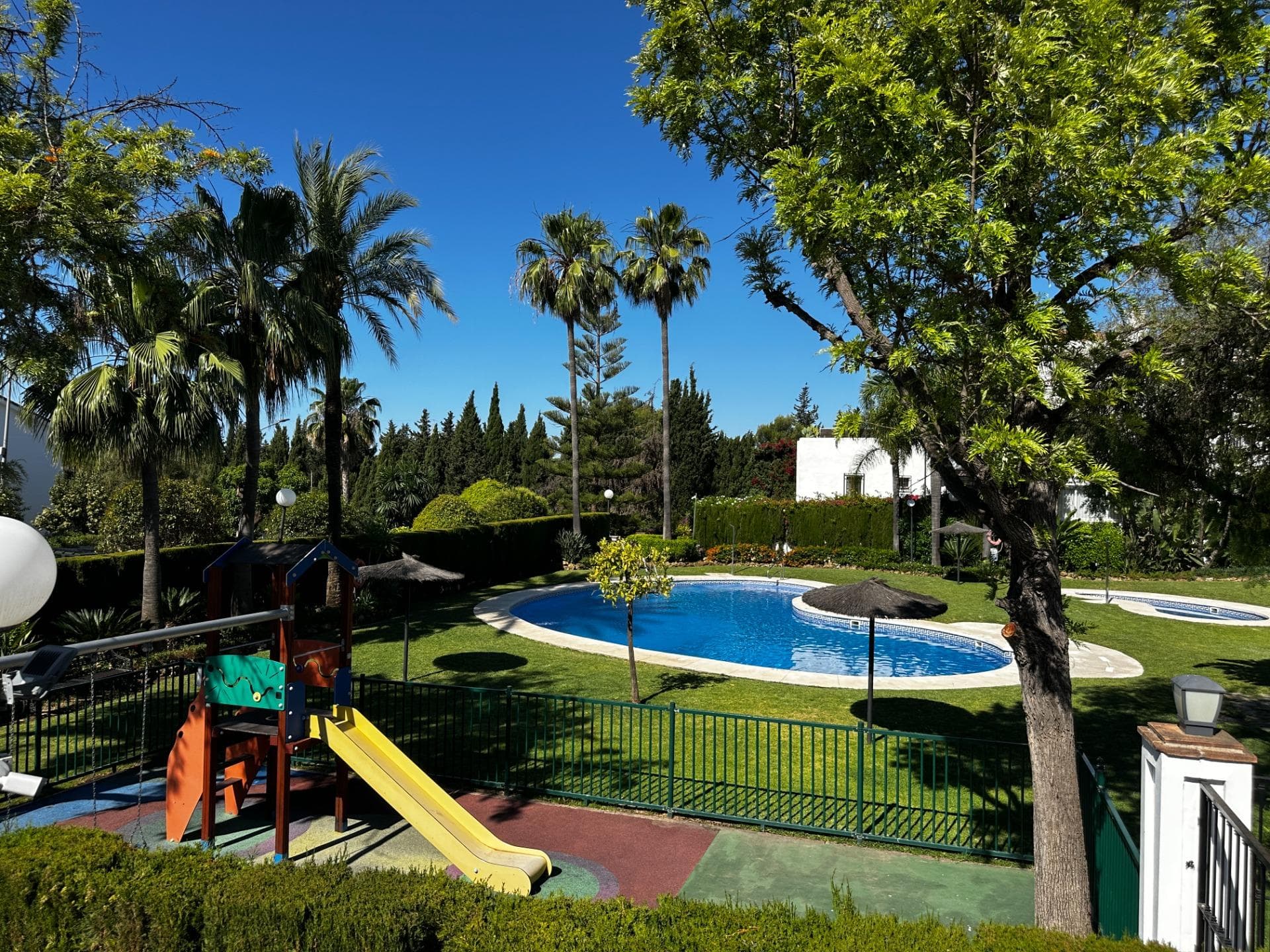 Adosada de 3 dormitorios en Marbella - 2