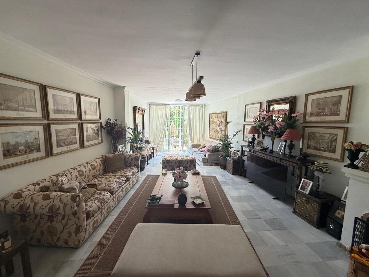 3 bed Townhouse in Marbella