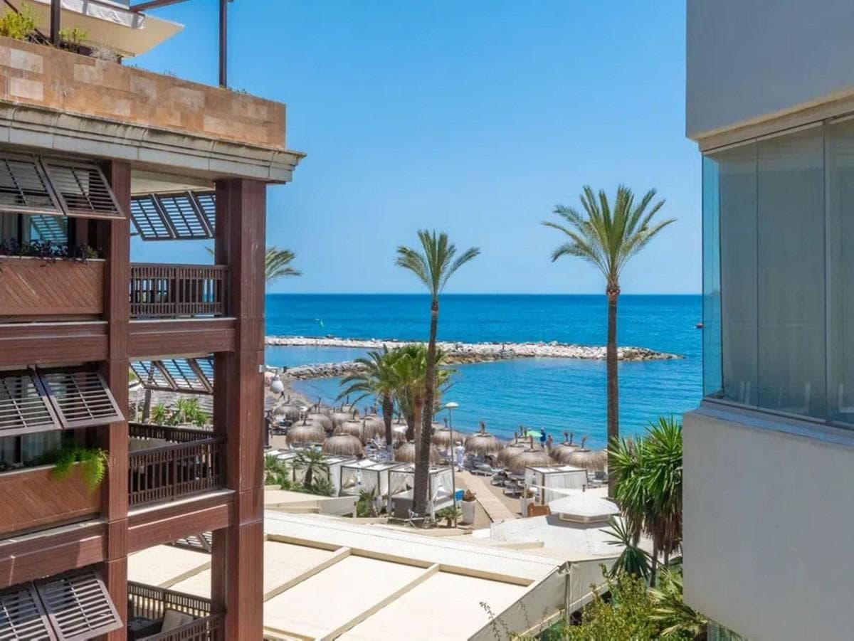 2 bed Middle Floor Apartment in Marbella - 2