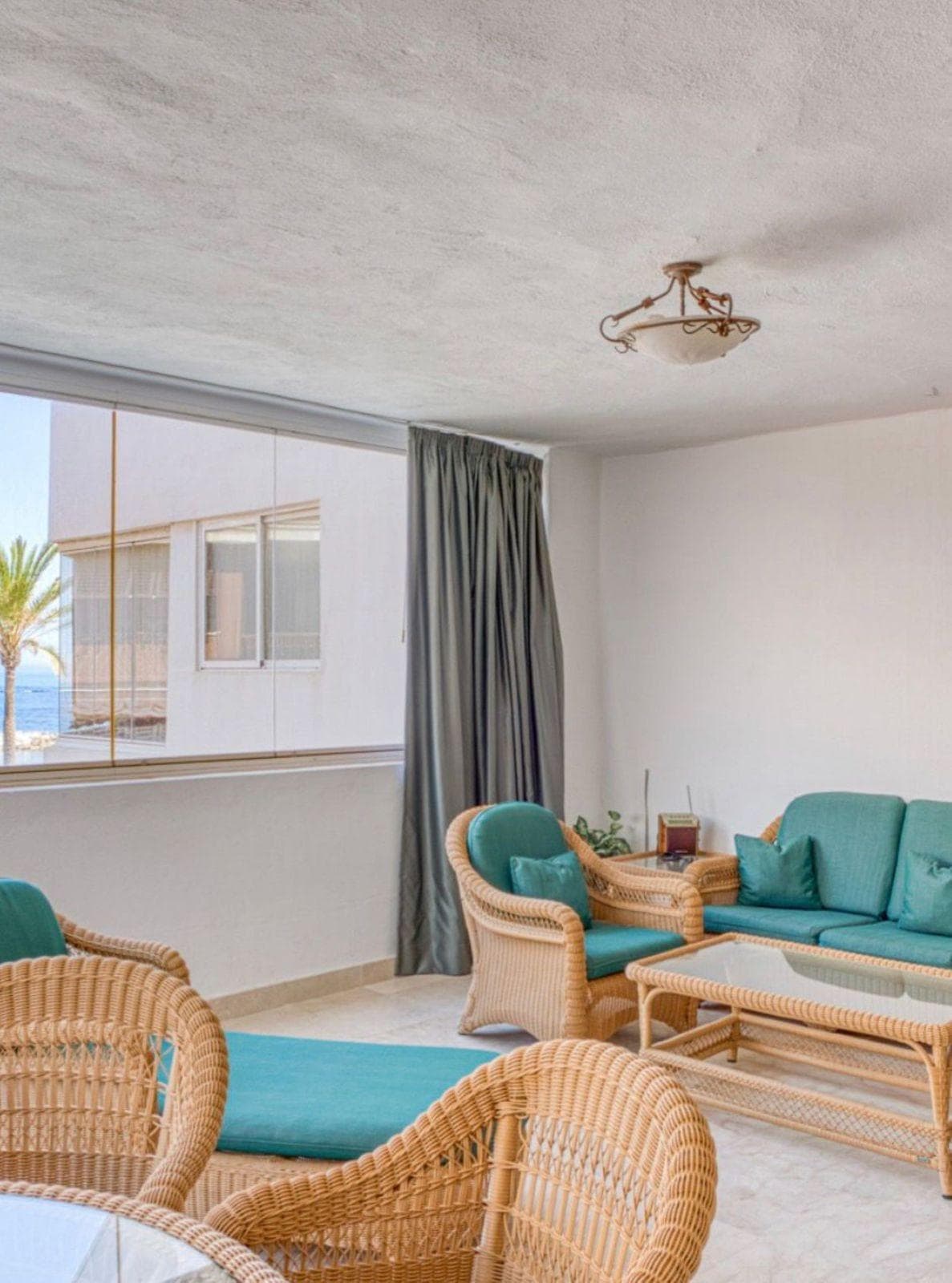2 bed Middle Floor Apartment in Marbella - 4