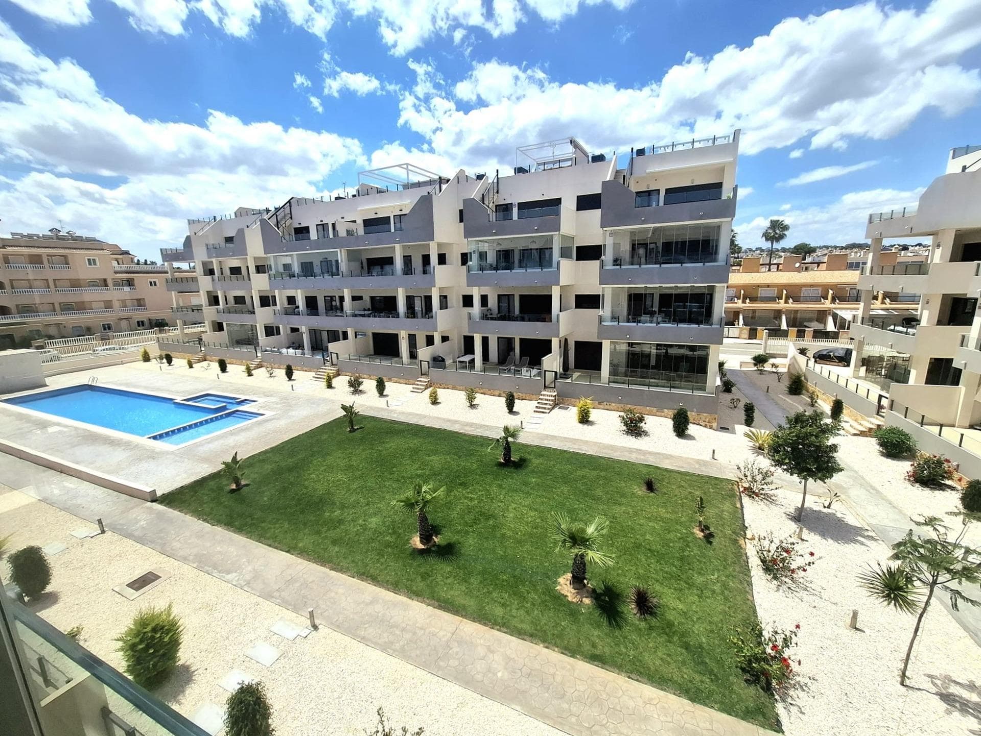 Tussenverdieping Appartement met 3 slaapkamers in Orihuela Costa - 1