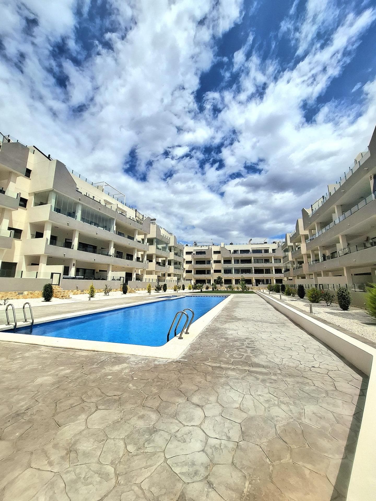 Tussenverdieping Appartement met 3 slaapkamers in Orihuela Costa - 32