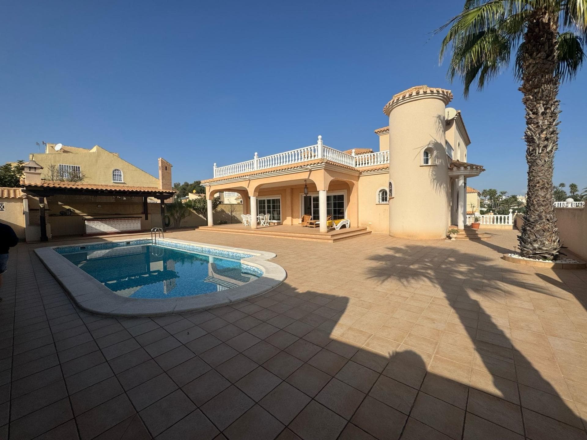 Villa - Chalet de 4 dormitorios en Orihuela Costa - 1