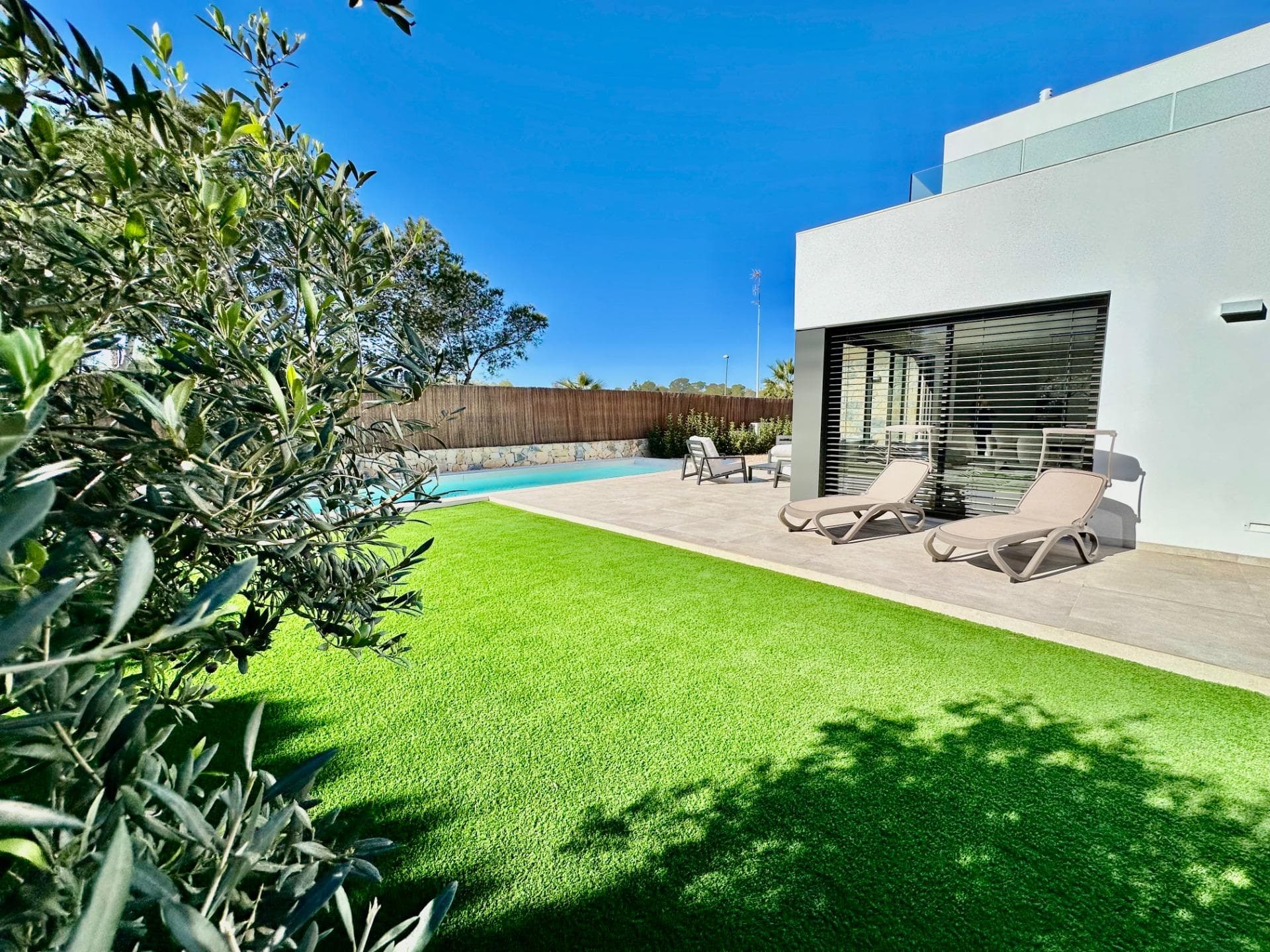 Villa - Chalet de 3 dormitorios en Orihuela - 1