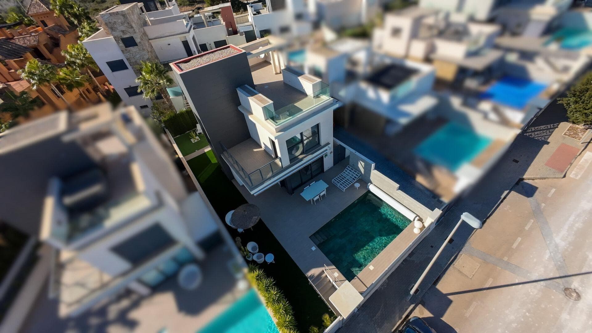 Vrijstaande Villa met 4 slaapkamers in San Miguel de Salinas - 2
