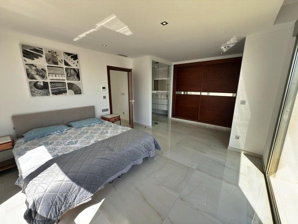 Villa - Chalet de 5 dormitorios en Orihuela Costa - 28