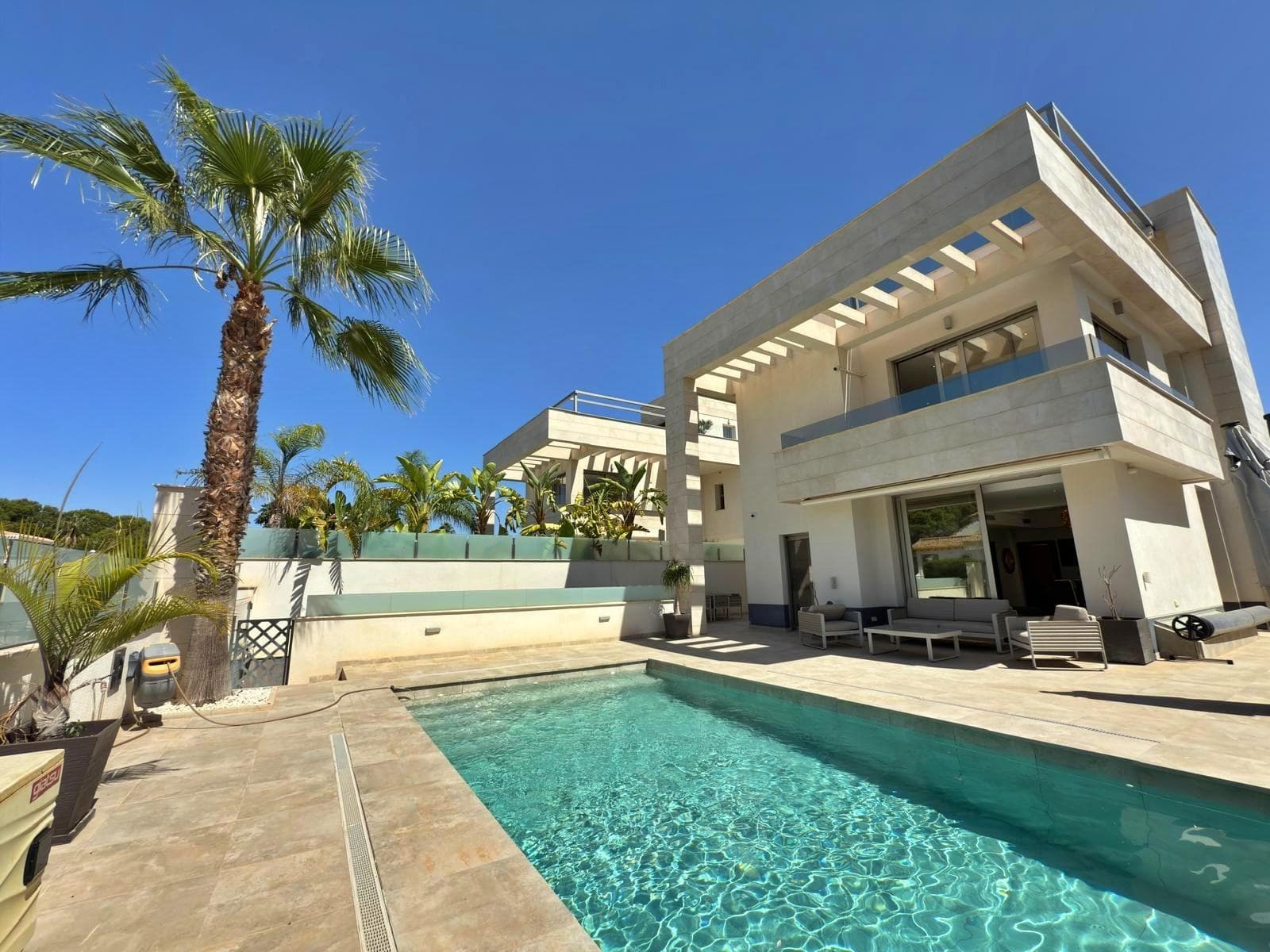 Villa - Chalet de 5 dormitorios en Orihuela Costa - 45