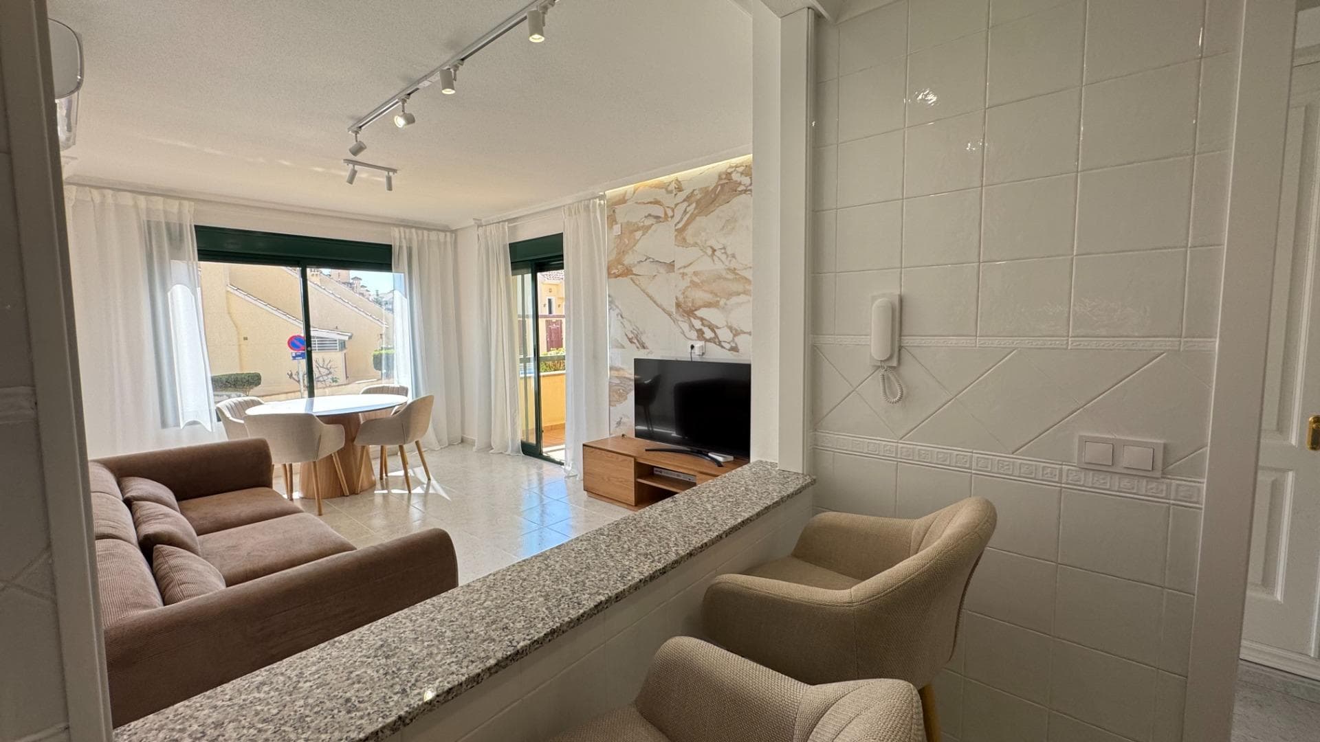 Apartamento Planta Media de 2 dormitorios en Orihuela Costa - 10