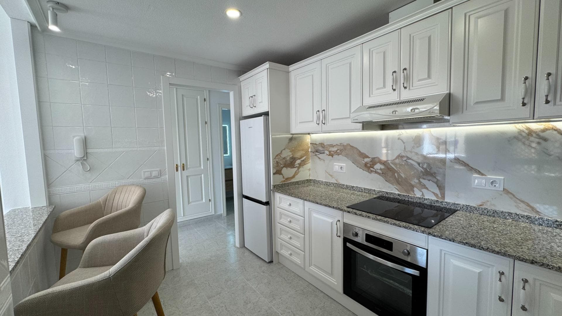 Apartamento Planta Media de 2 dormitorios en Orihuela Costa - 11