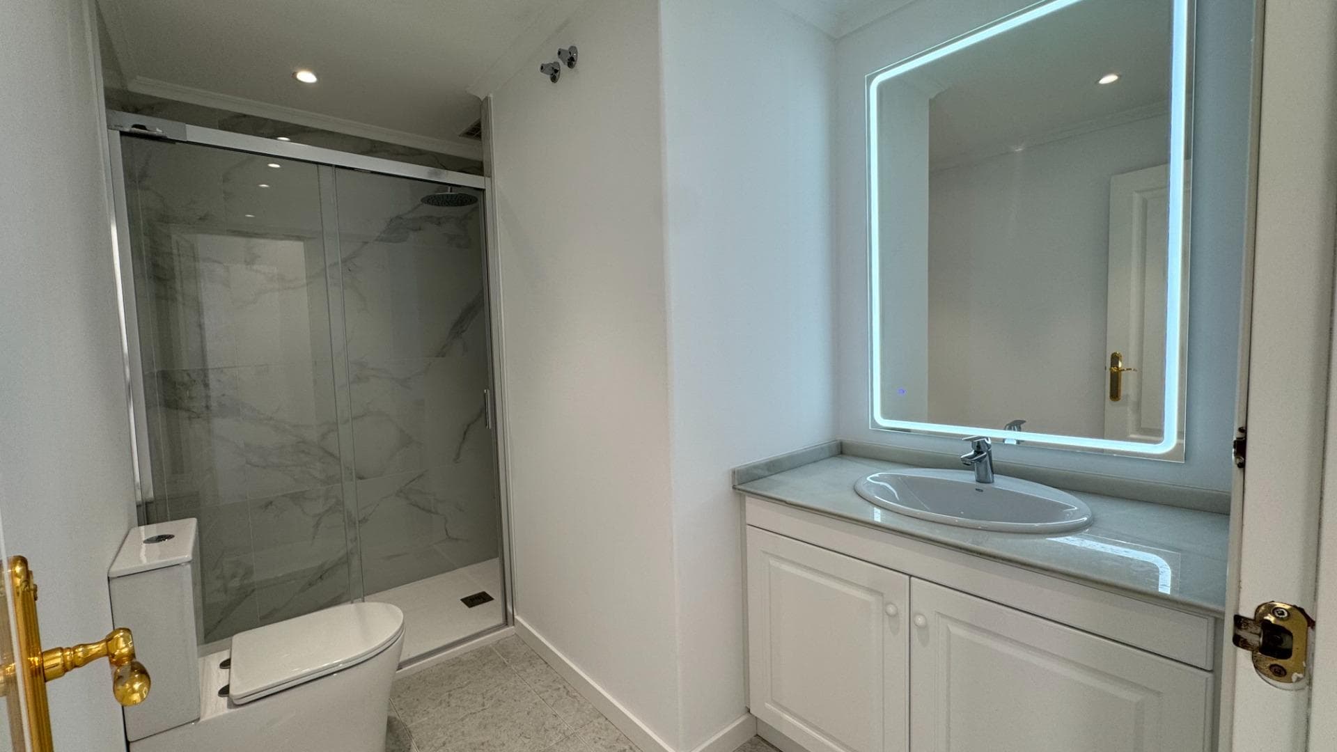 Apartamento Planta Media de 2 dormitorios en Orihuela Costa - 20