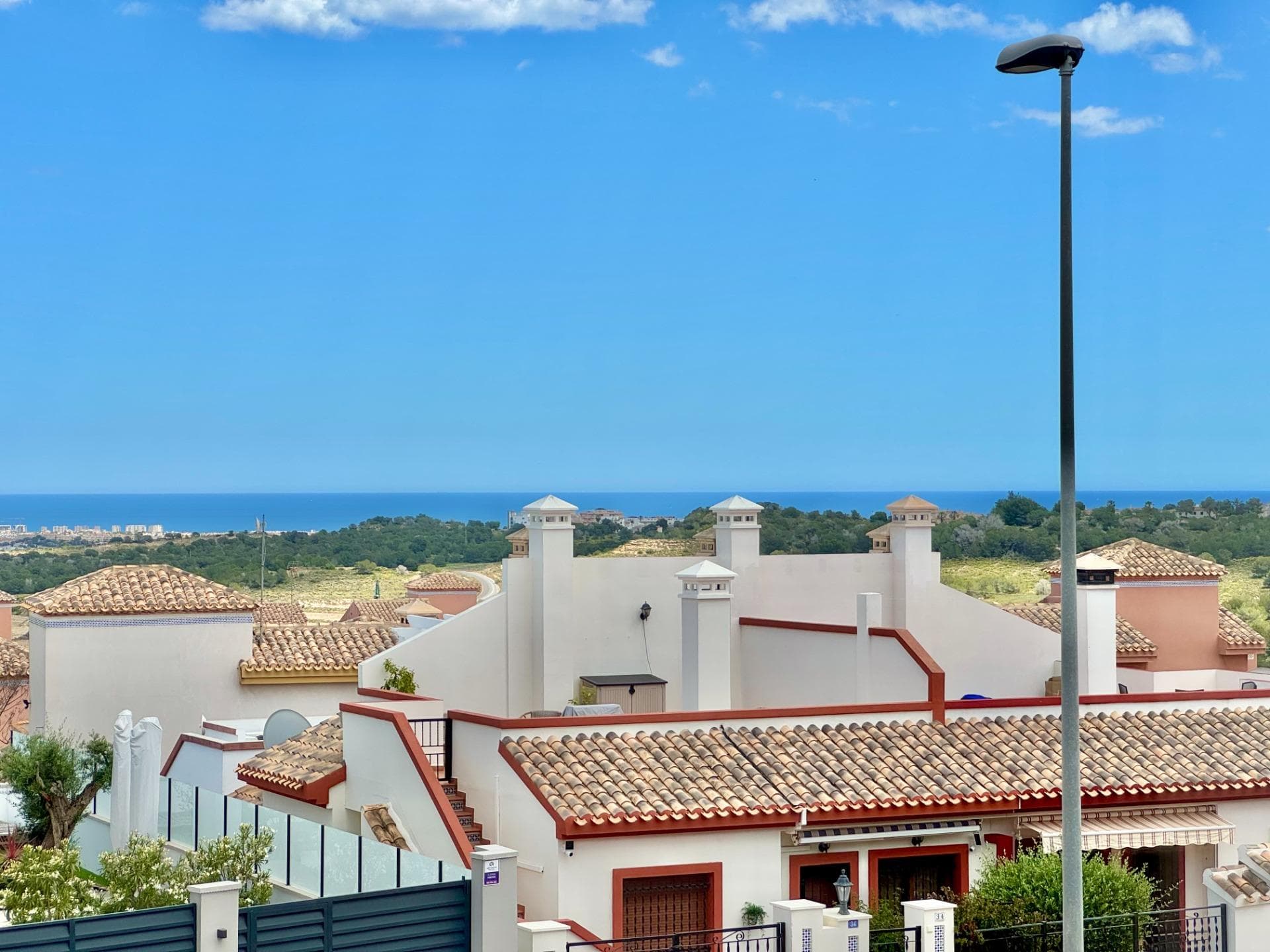 Villa - Chalet de 4 dormitorios en San Miguel de Salinas - 12