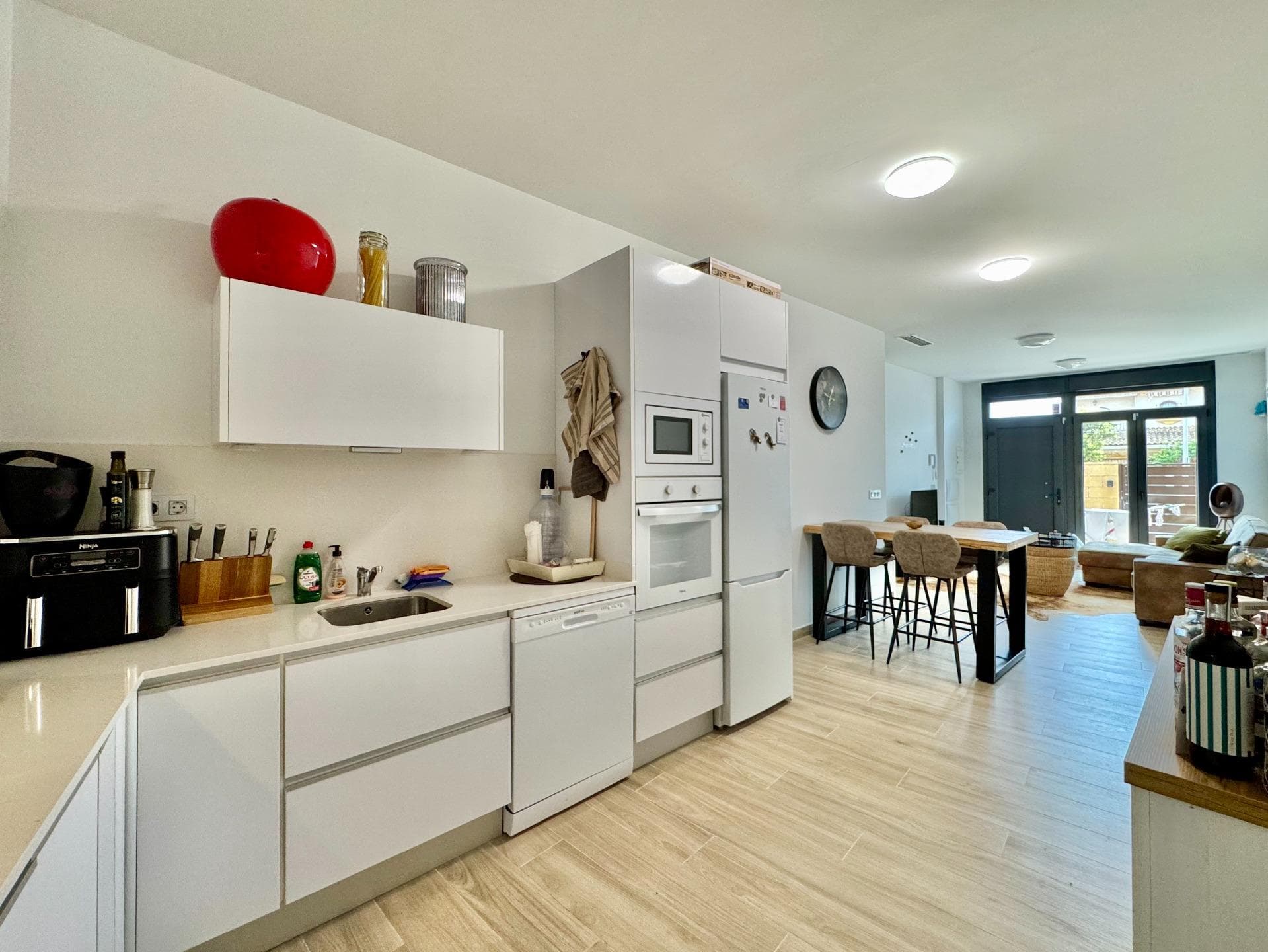 2 bed Middle Floor Apartment in Santiago de la Ribera - 9