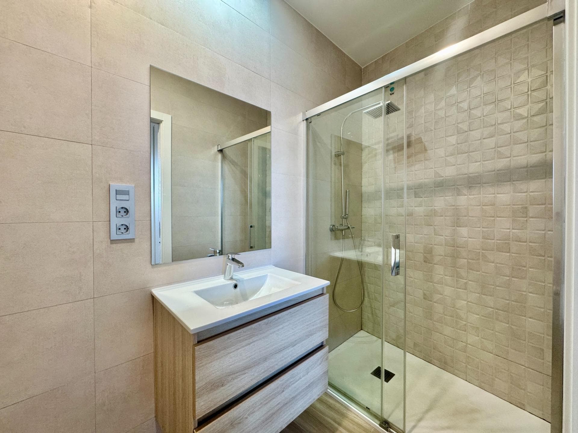 2 bed Middle Floor Apartment in Santiago de la Ribera - 28