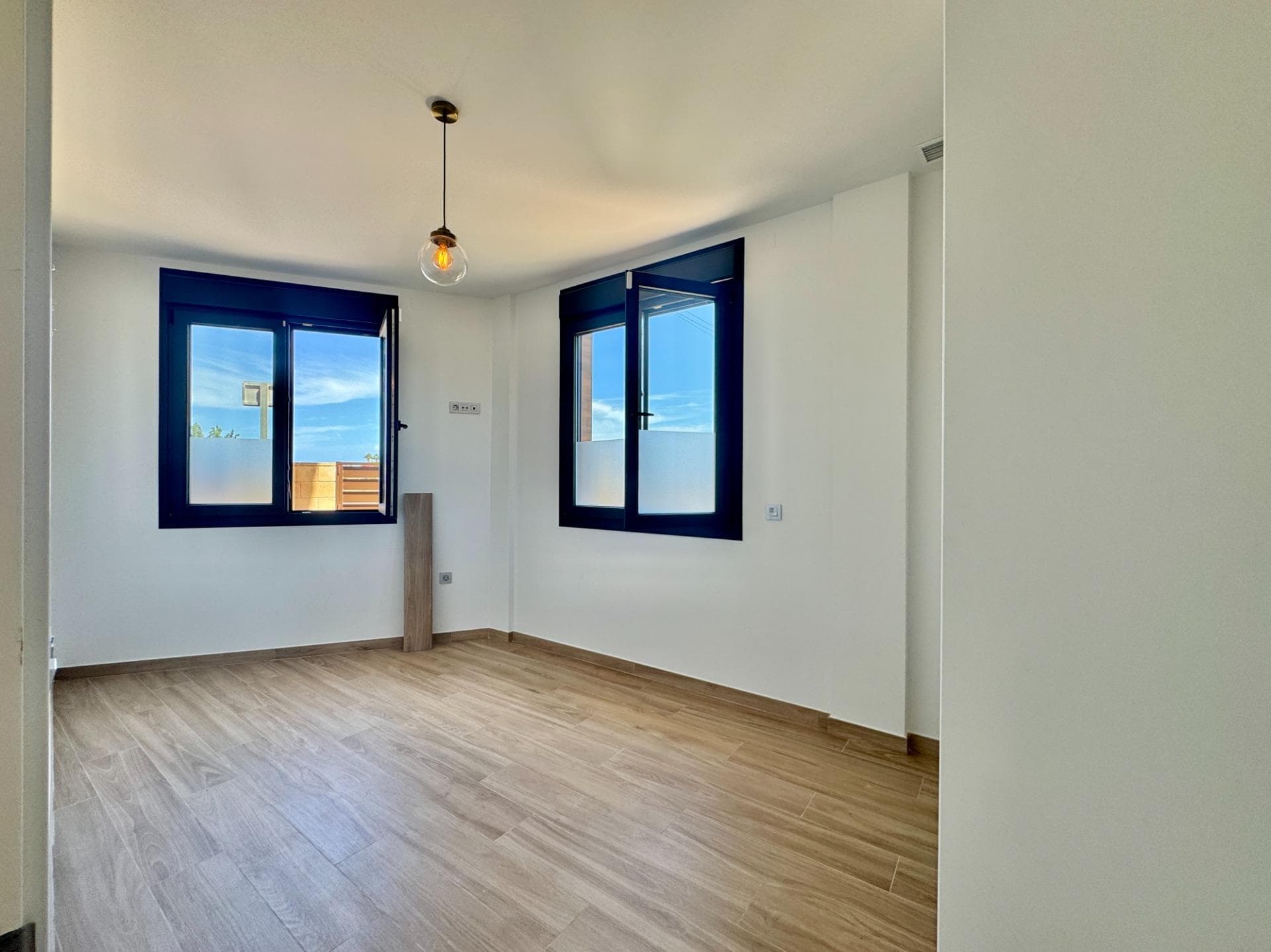 2 bed Middle Floor Apartment in Santiago de la Ribera - 4