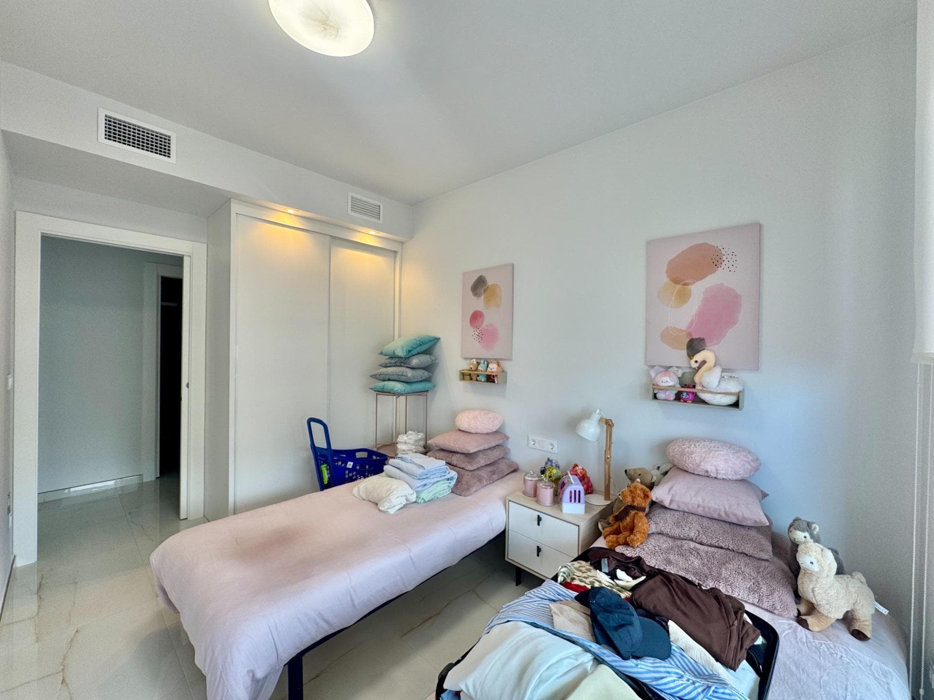 Apartamento Planta Media de 3 dormitorios en Orihuela Costa - 10
