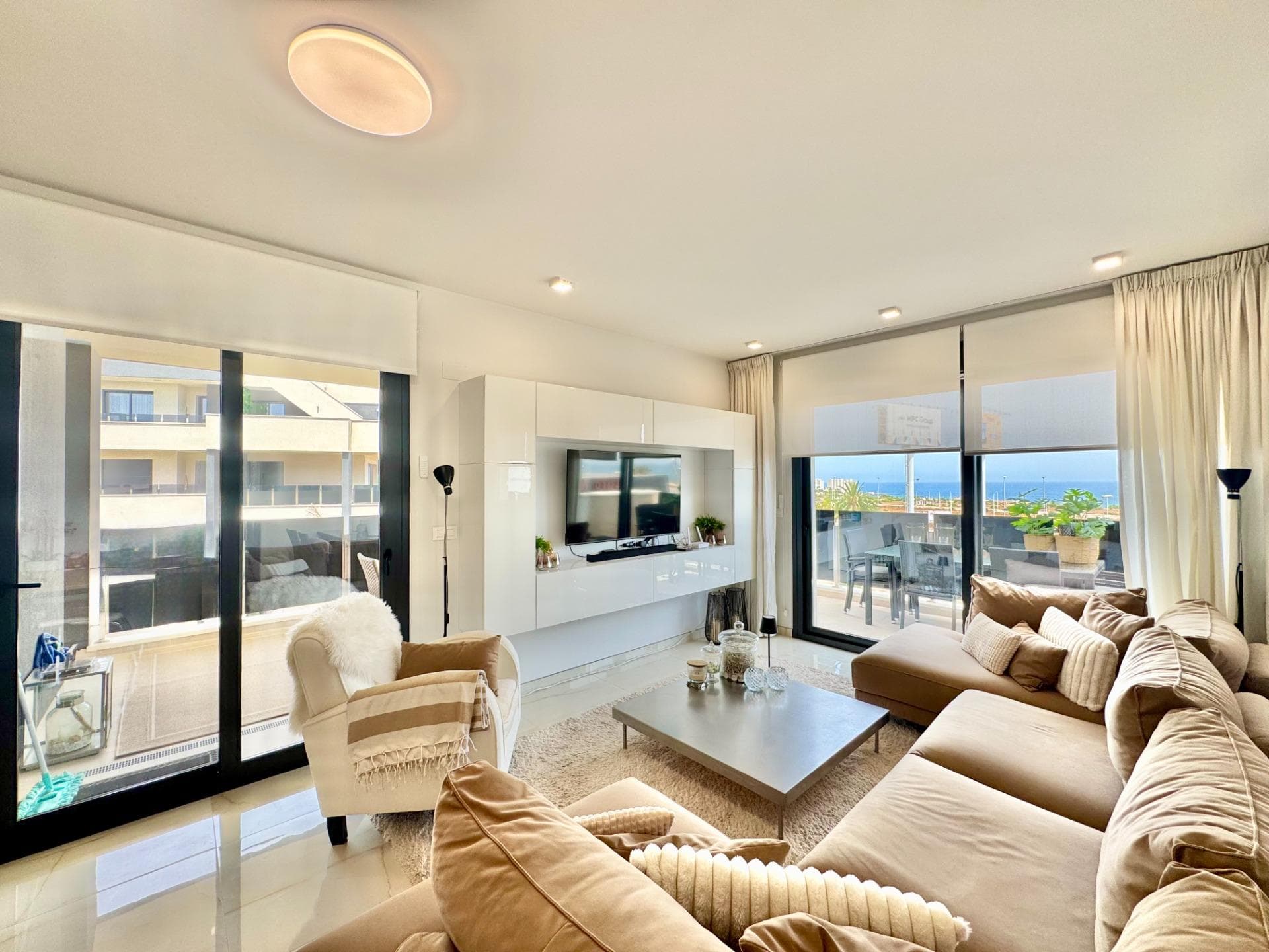 Apartamento Planta Media de 3 dormitorios en Orihuela Costa - 19