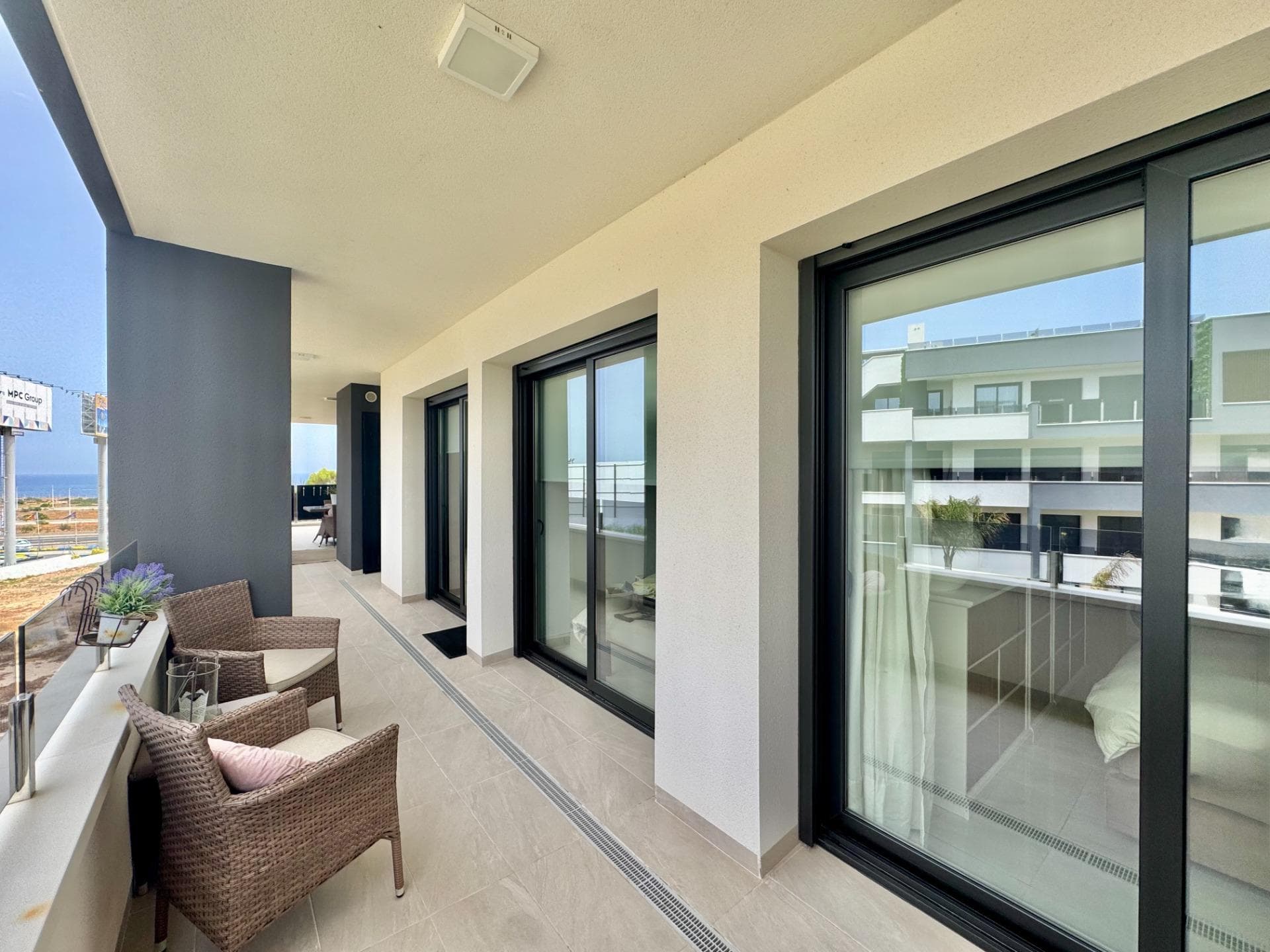 Apartamento Planta Media de 3 dormitorios en Orihuela Costa - 21