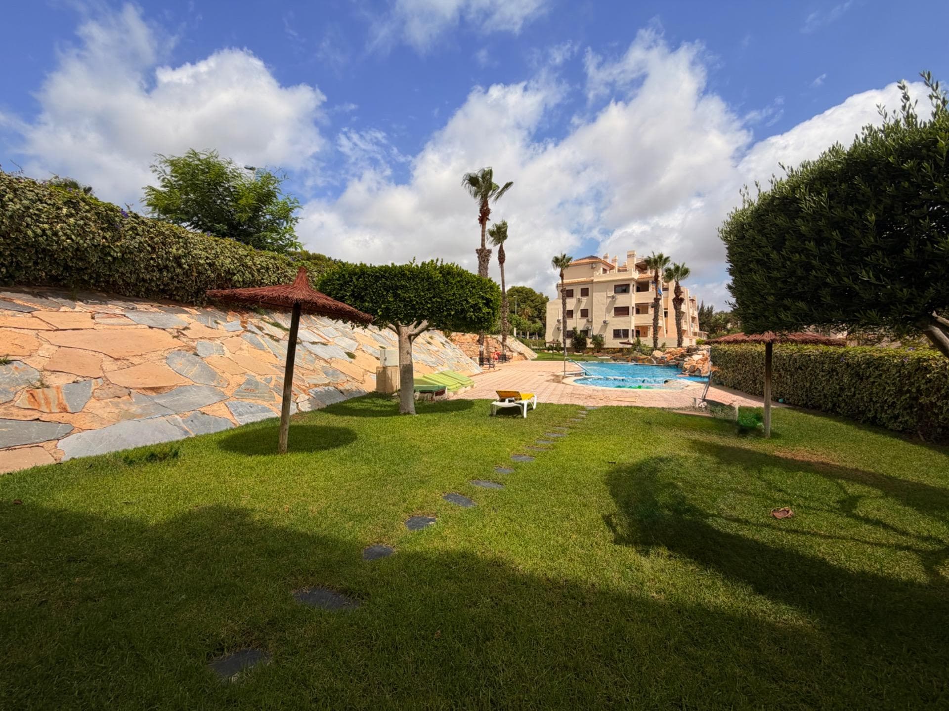 Apartamento Planta Media de 3 dormitorios en Orihuela Costa - 2