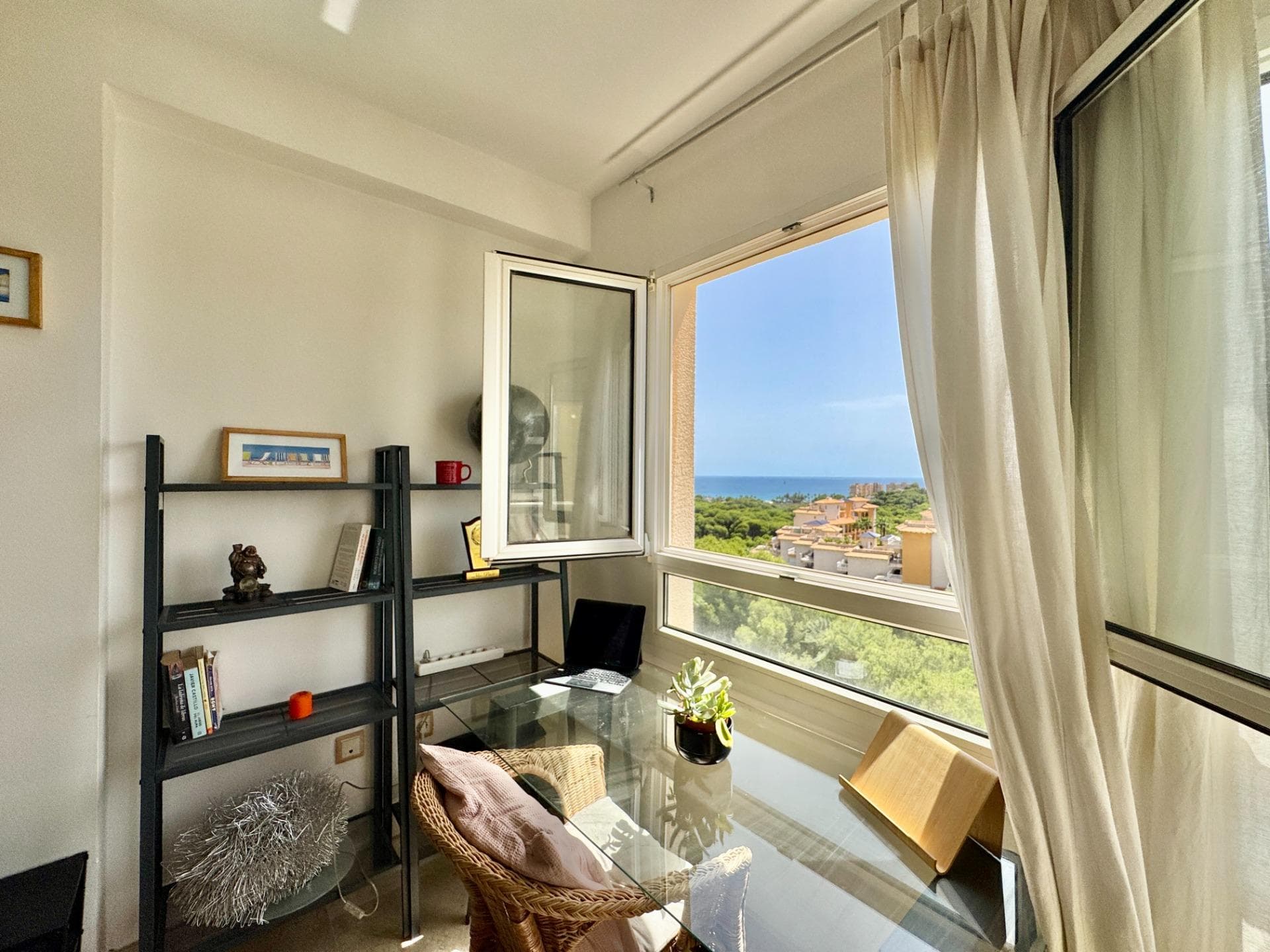 Apartamento Planta Media de 2 dormitorios en Orihuela Costa - 18