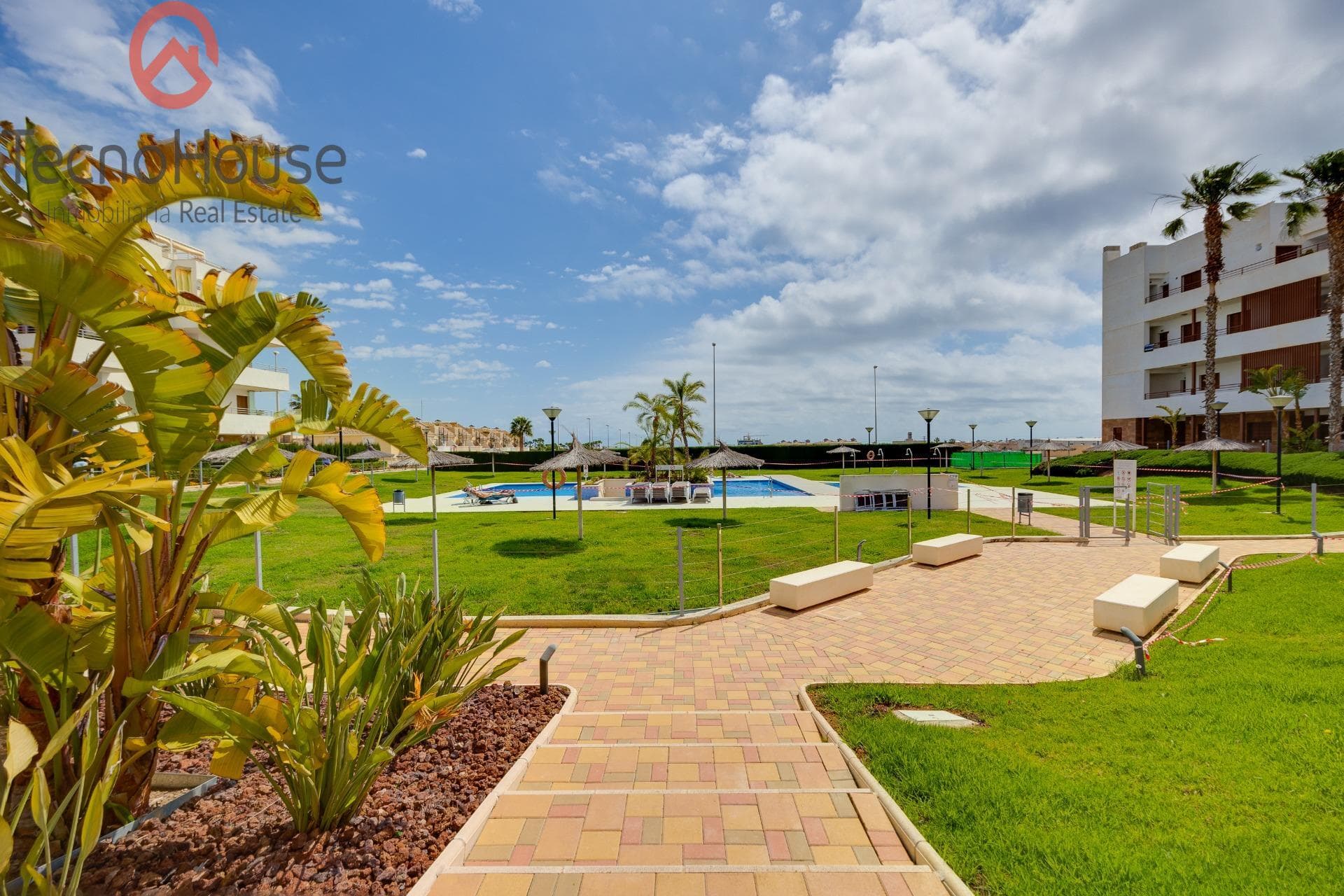 Apartamento Planta Media de 2 dormitorios en Orihuela Costa - 50