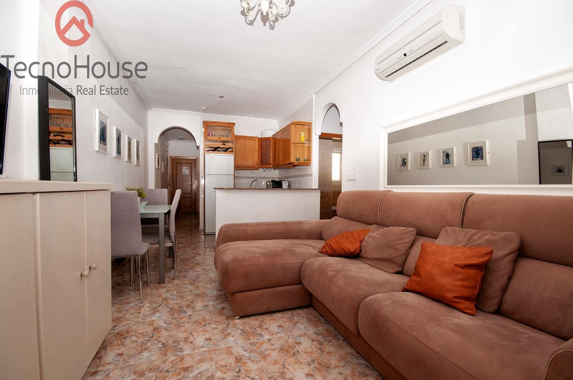 2 bed Middle Floor Apartment in Orihuela Costa - 11