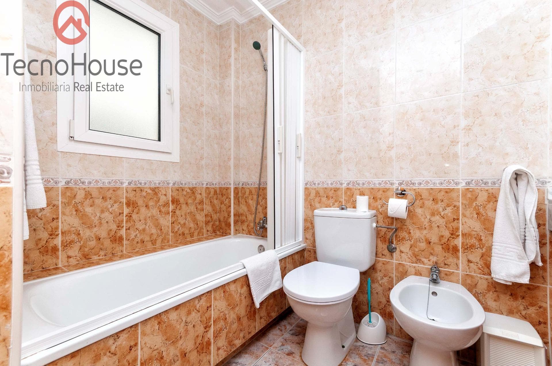 2 bed Middle Floor Apartment in Orihuela Costa - 17