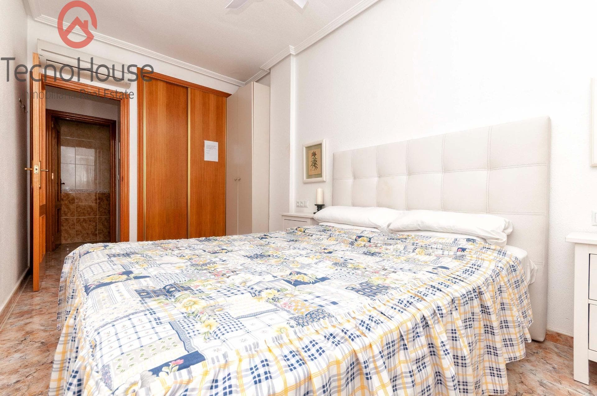 2 bed Middle Floor Apartment in Orihuela Costa - 20
