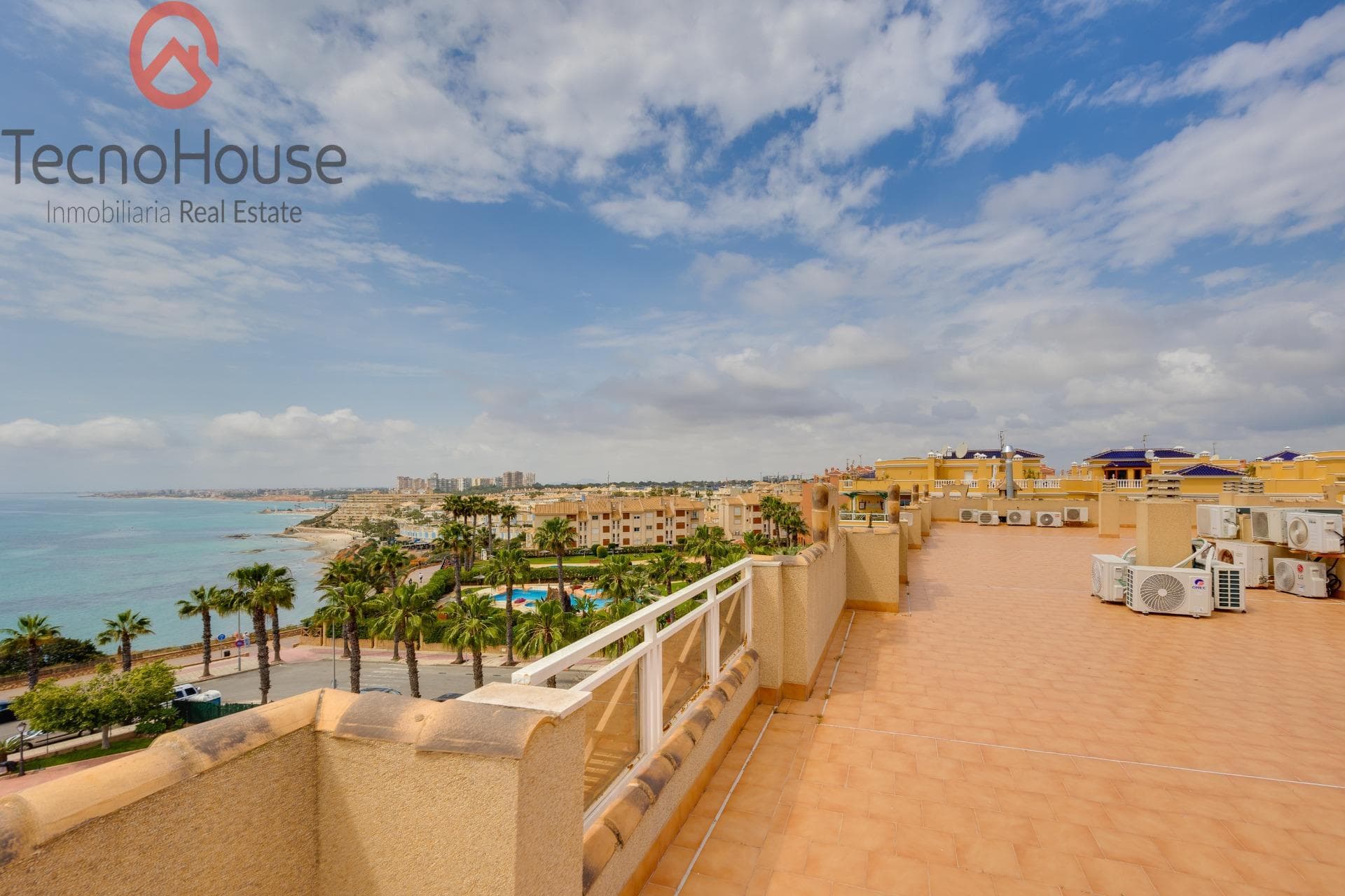2 bed Middle Floor Apartment in Orihuela Costa - 32