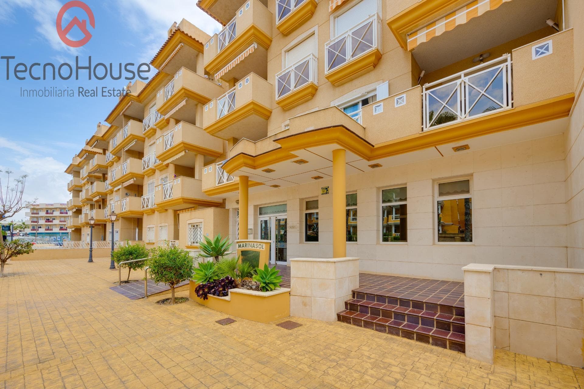 2 bed Middle Floor Apartment in Orihuela Costa - 36