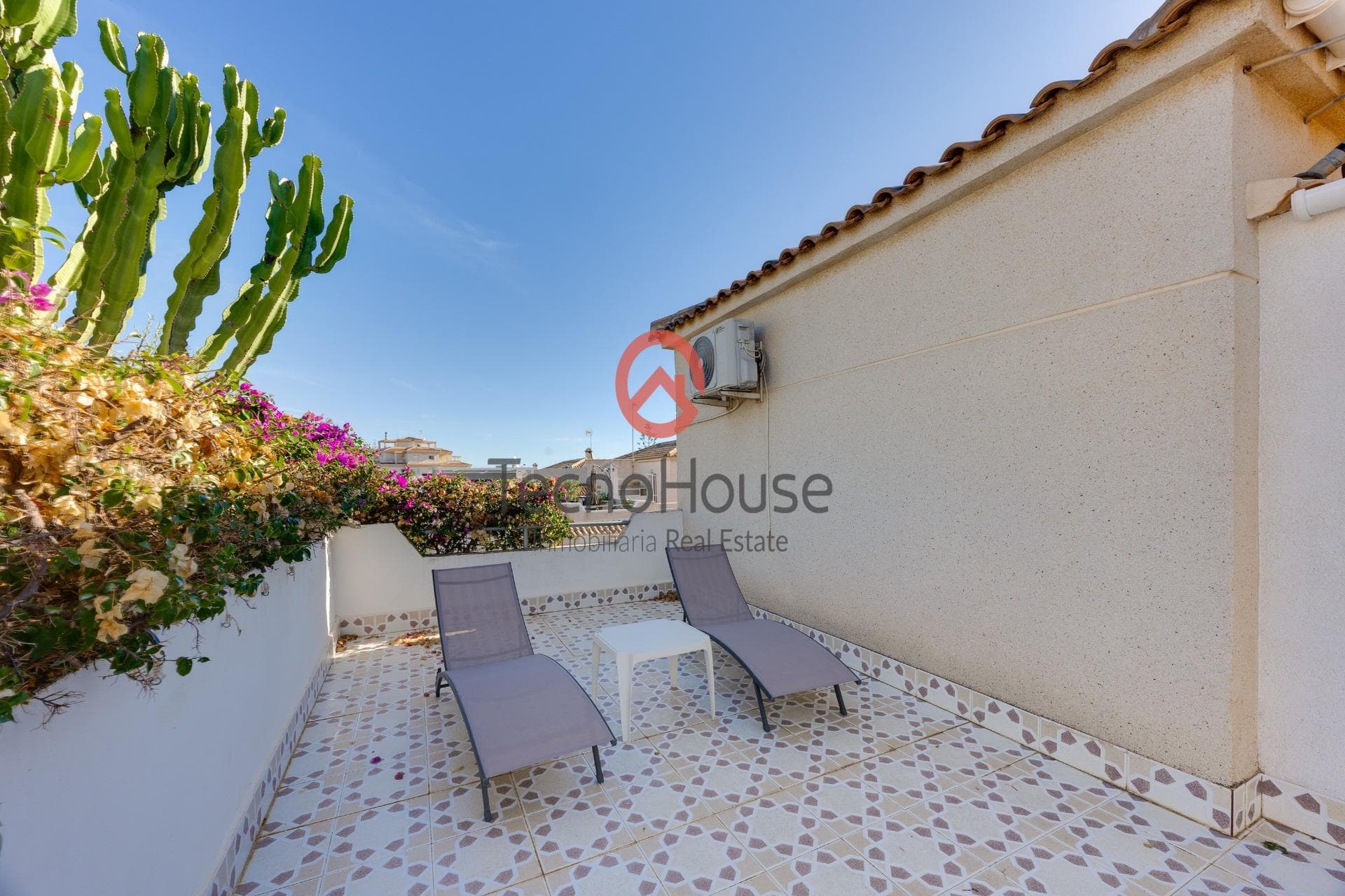 Semi-Vrijstaande Villa met 3 slaapkamers in Orihuela Costa - 37