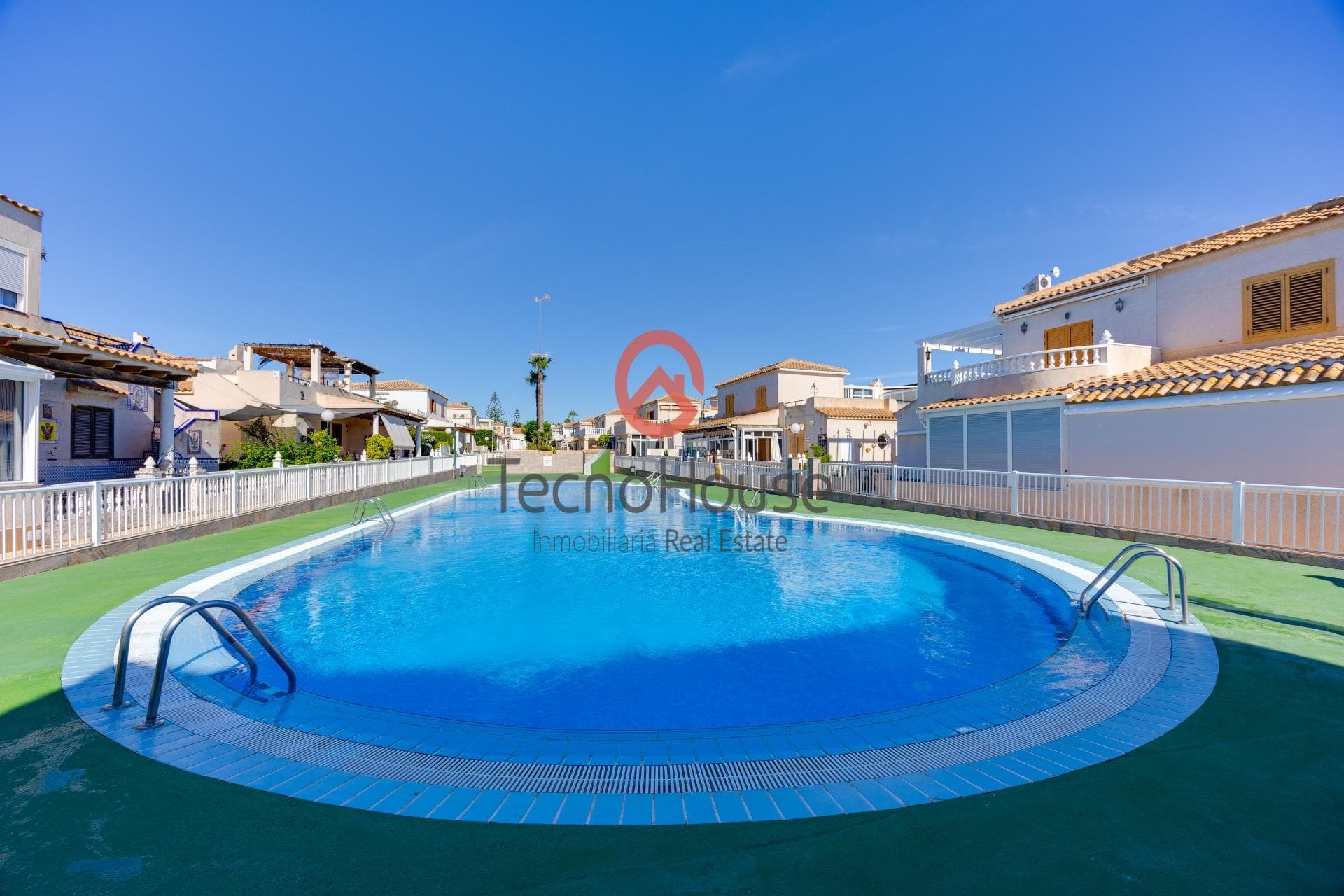 Semi-Vrijstaande Villa met 3 slaapkamers in Orihuela Costa - 39