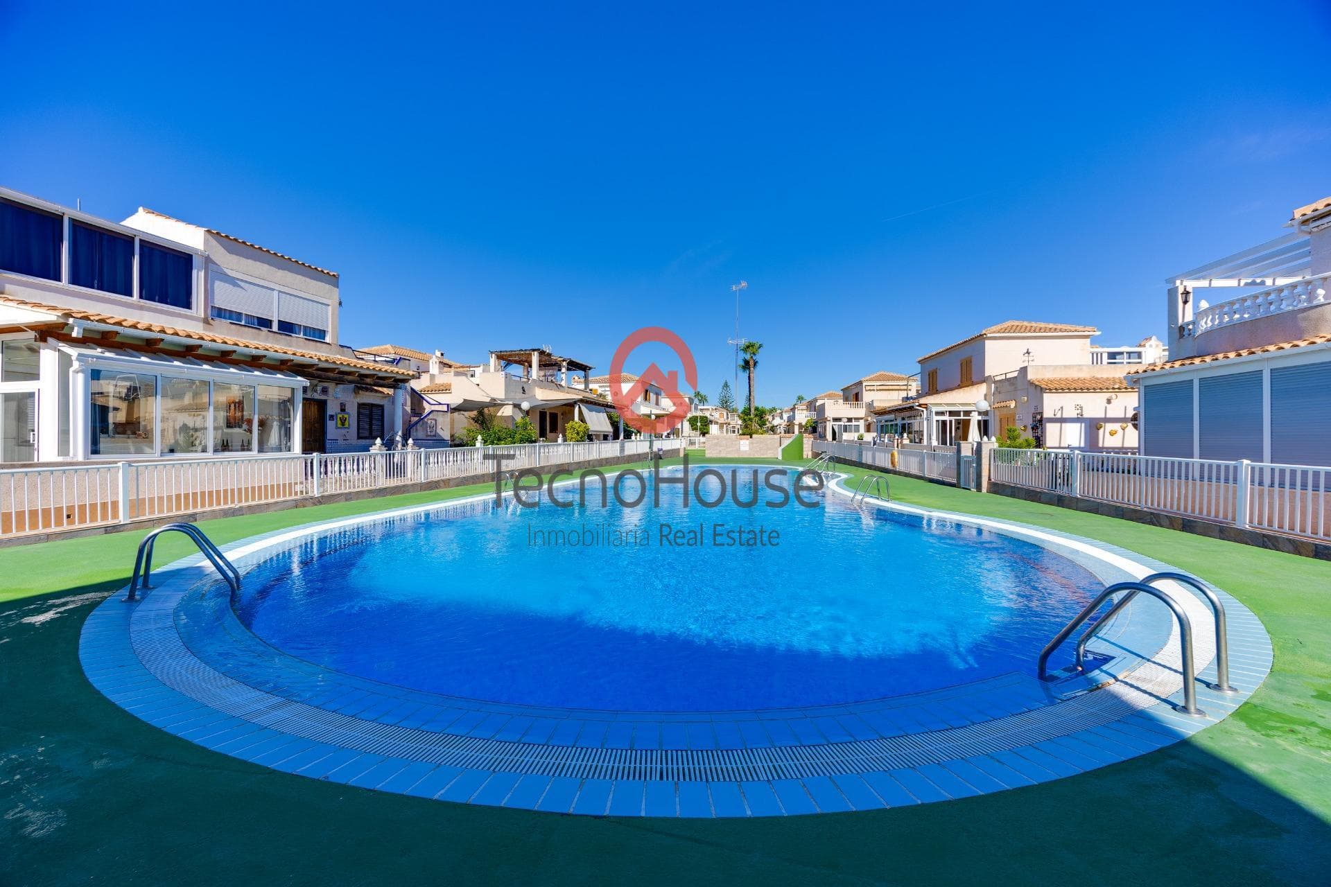 Semi-Vrijstaande Villa met 3 slaapkamers in Orihuela Costa - 40