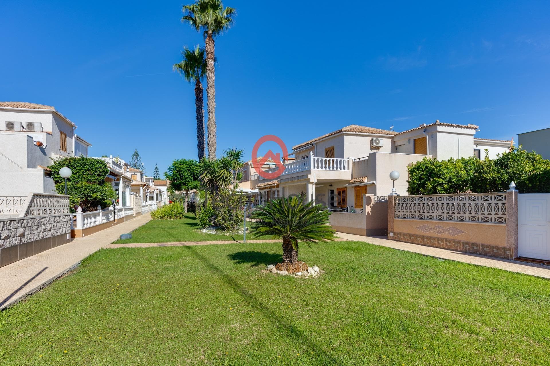 Semi-Vrijstaande Villa met 3 slaapkamers in Orihuela Costa - 42