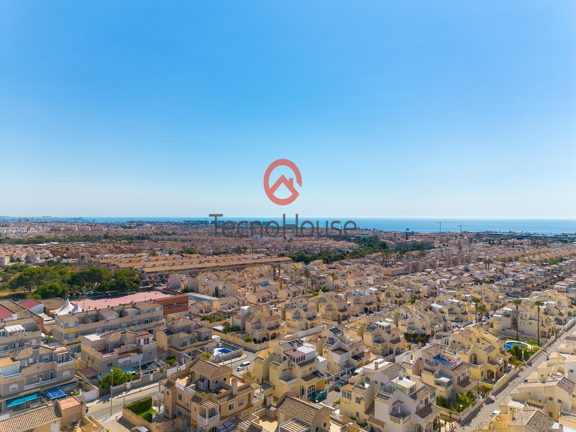 Semi-Vrijstaande Villa met 3 slaapkamers in Orihuela Costa - 46