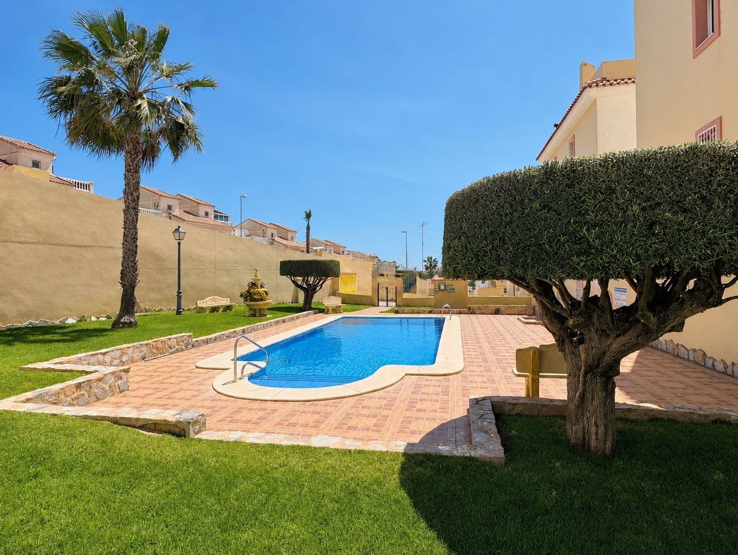 Apartamento Planta Media de 2 dormitorios en Orihuela Costa - 16