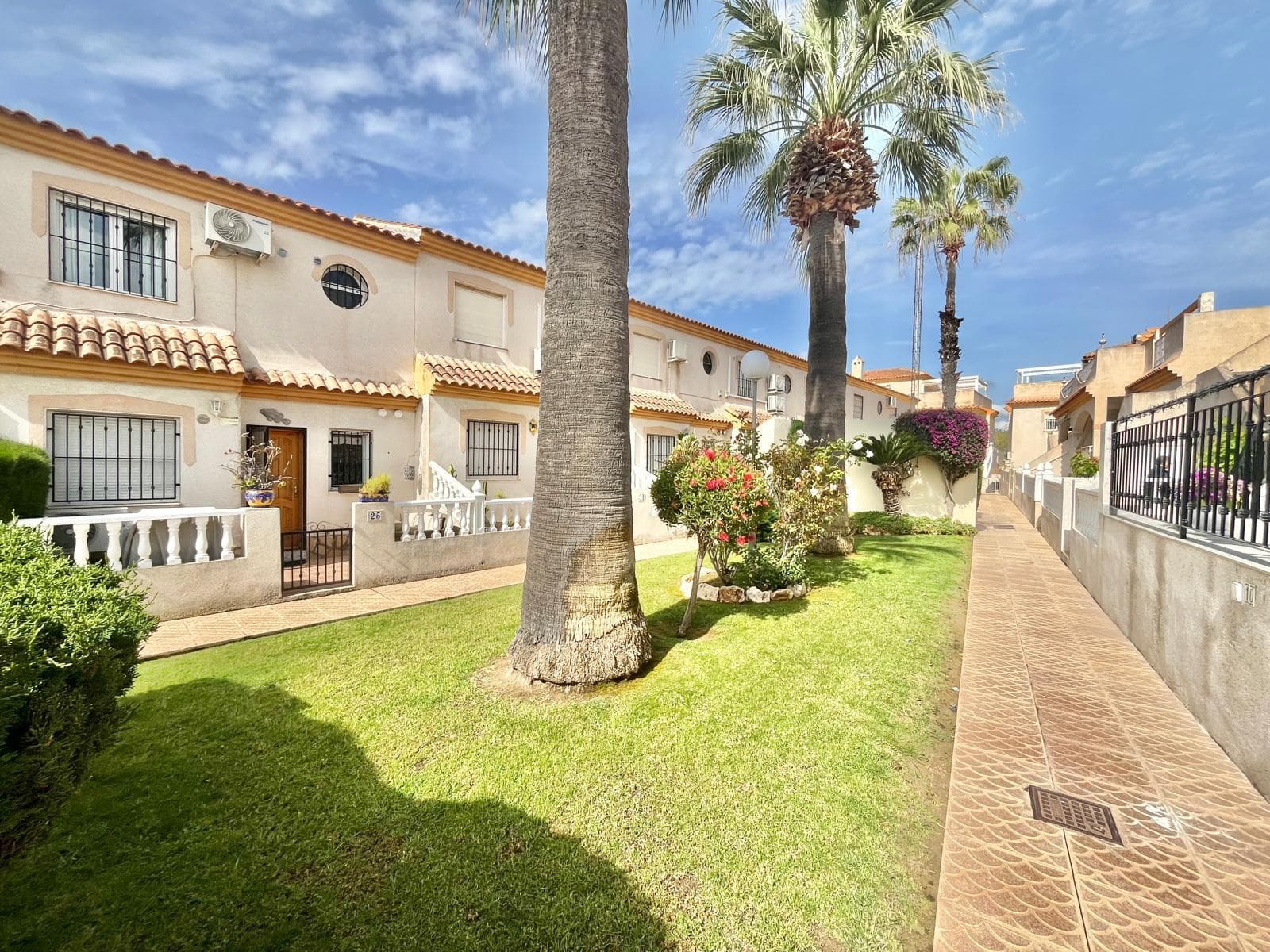 Quad met 3 slaapkamers in Orihuela Costa - 31