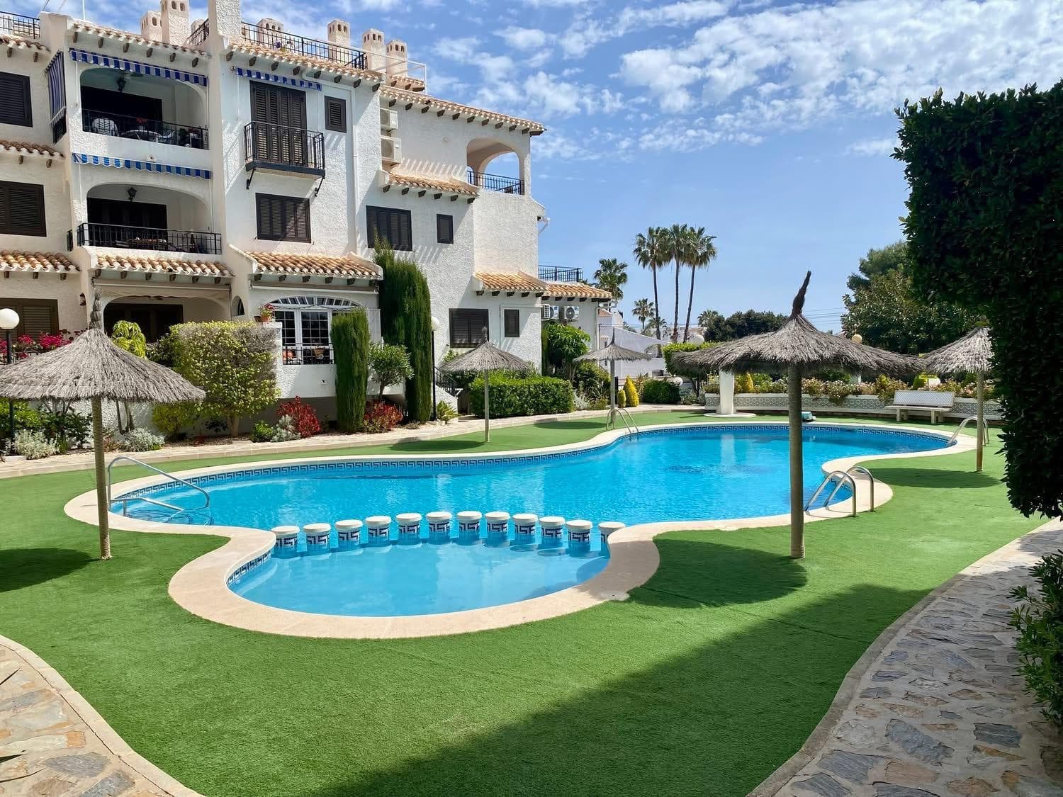 Tussenverdieping Appartement met 2 slaapkamers in Cabo Roig - 1