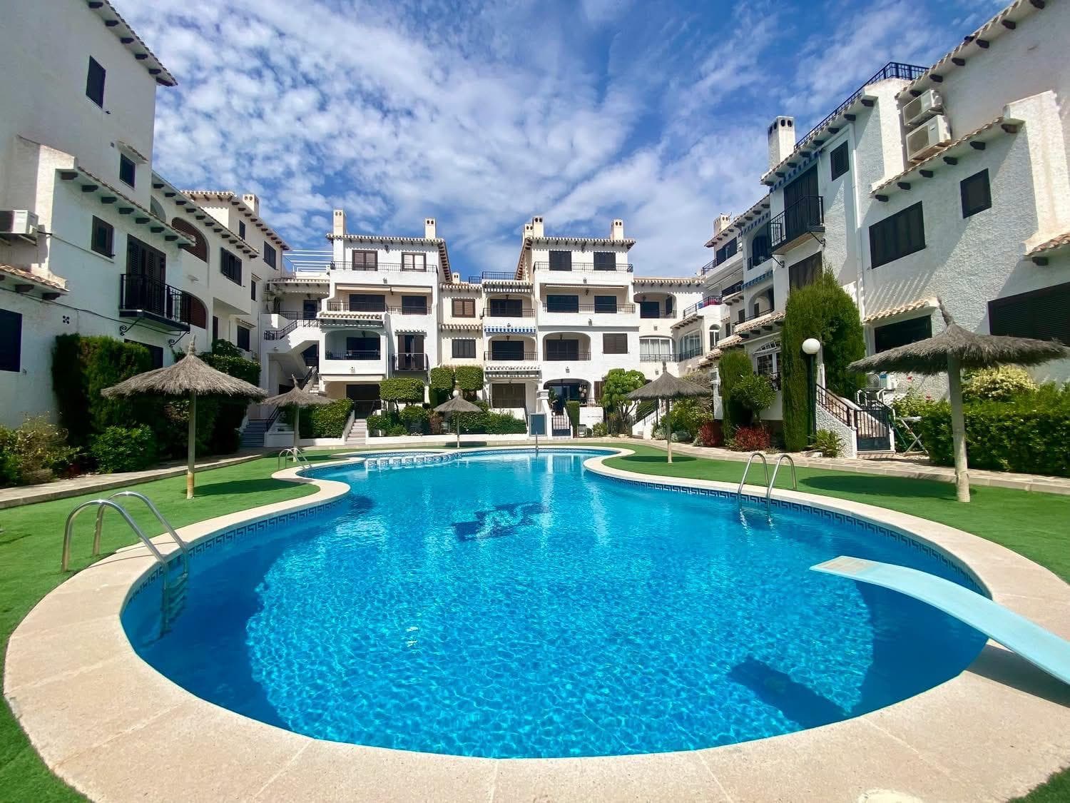 Tussenverdieping Appartement met 2 slaapkamers in Cabo Roig - 2