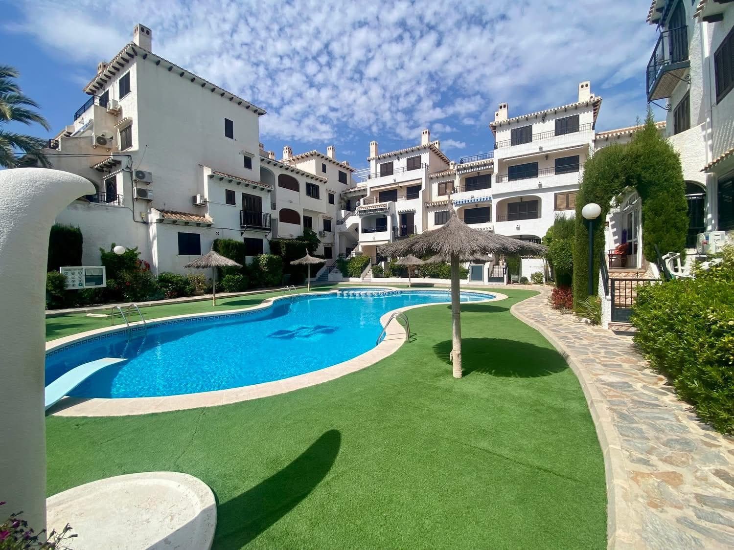 Tussenverdieping Appartement met 2 slaapkamers in Cabo Roig - 3