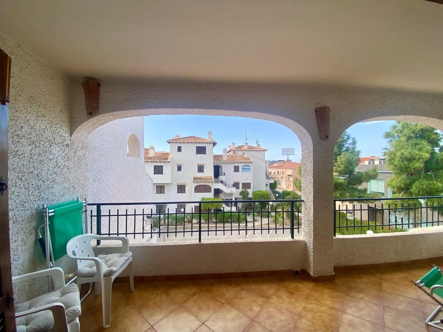 Tussenverdieping Appartement met 2 slaapkamers in Cabo Roig - 4