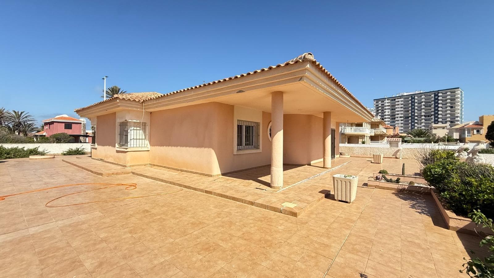 Villa - Chalet de 4 dormitorios en La Manga Del Mar Menor - 1