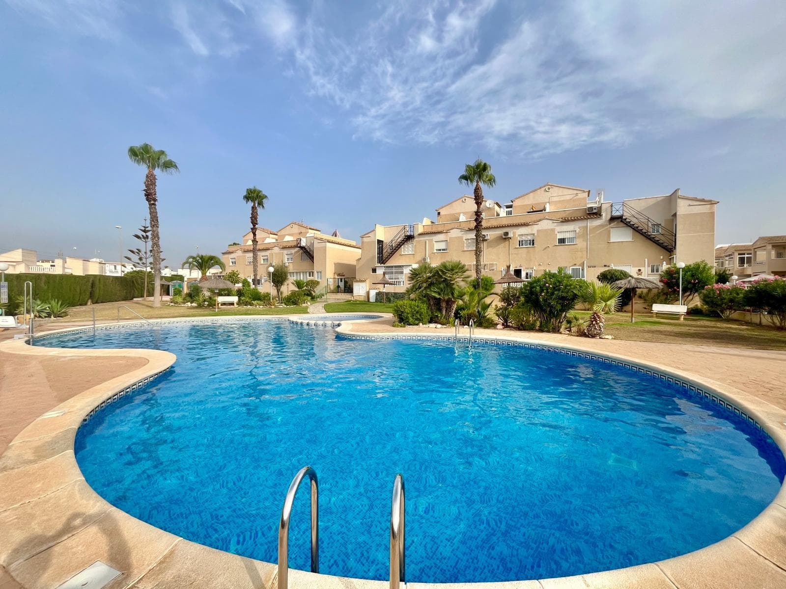 Bungalow de 2 dormitorios en Orihuela Costa - 2