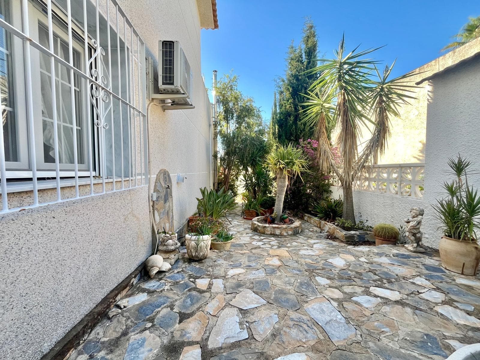 3 bed Detached Villa in San Miguel de Salinas - 11